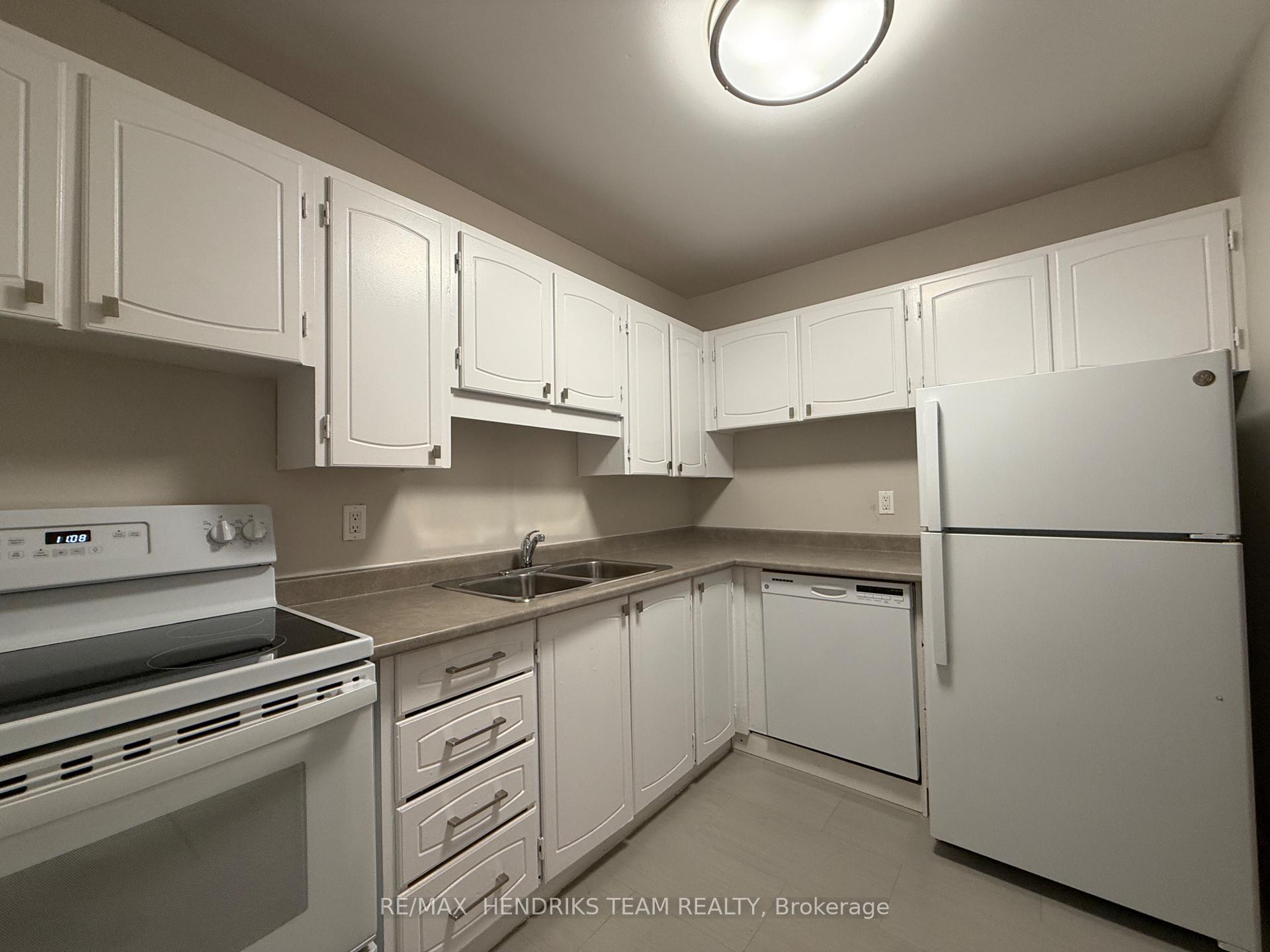 Photo 2 of Unit 204, 60 Windward Street, St. Catharines, Carlton/Bunting — HOMEH