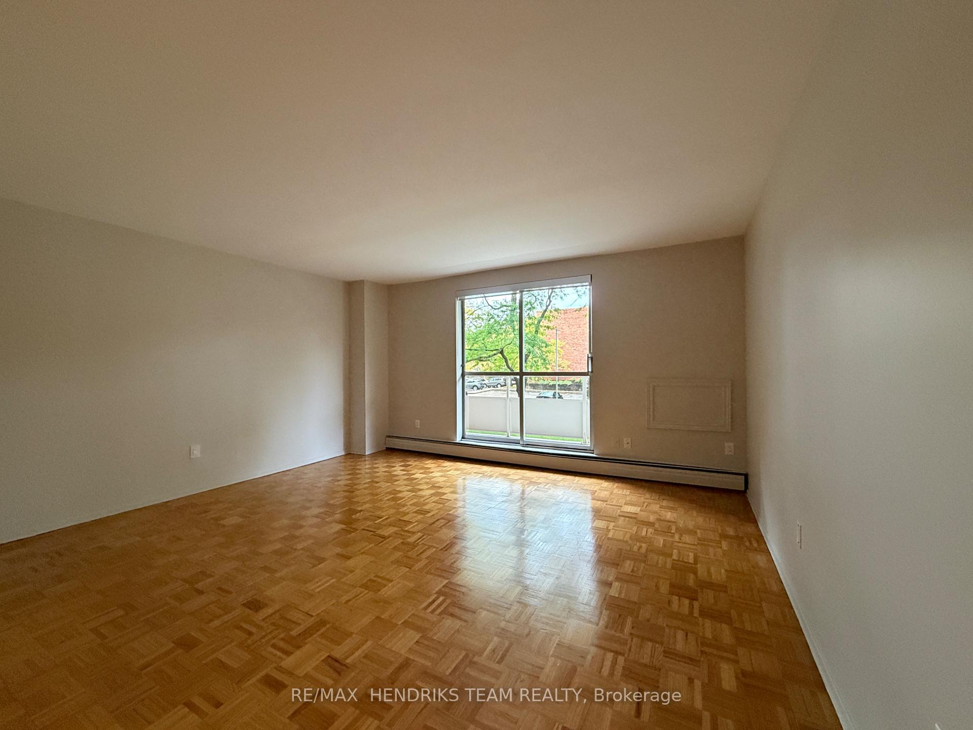 Photo 5 of Unit 204, 60 Windward Street, St. Catharines, Carlton/Bunting — HOMEH