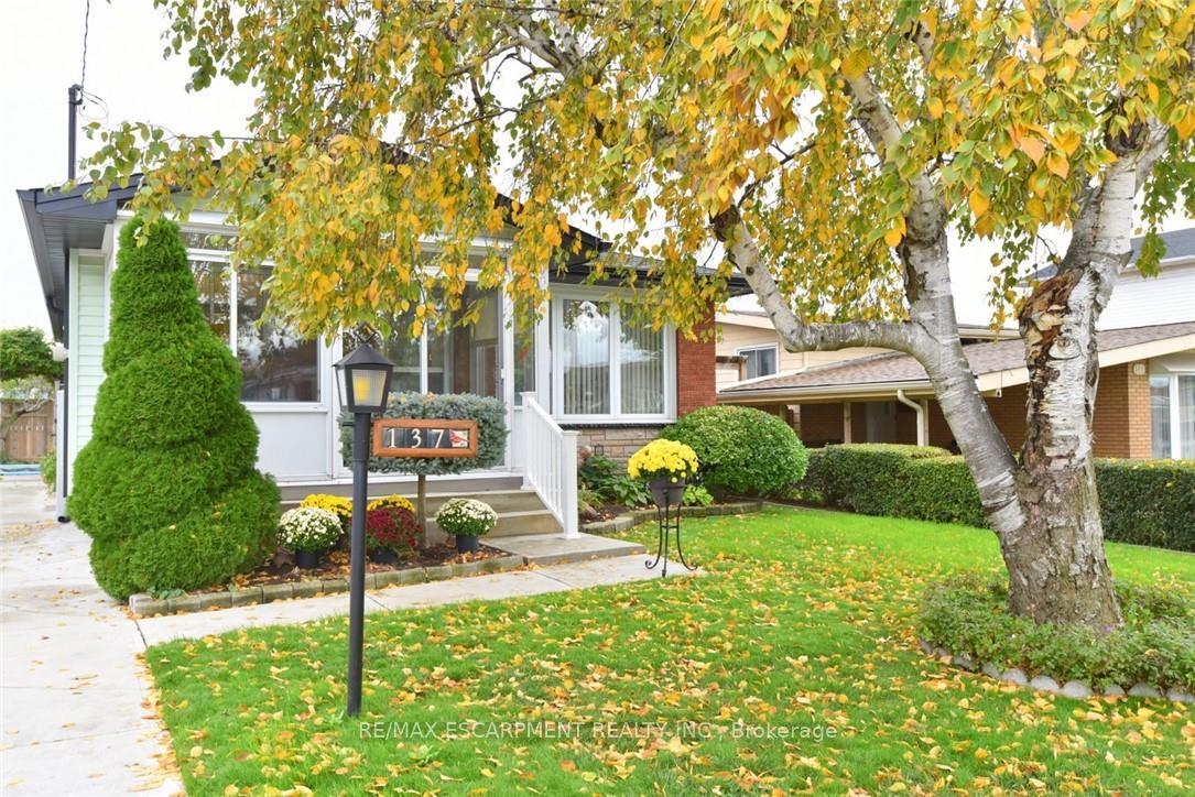 Photo 4 of 137 Fielding Crescent, Hamilton, Lawfield — HOMEH