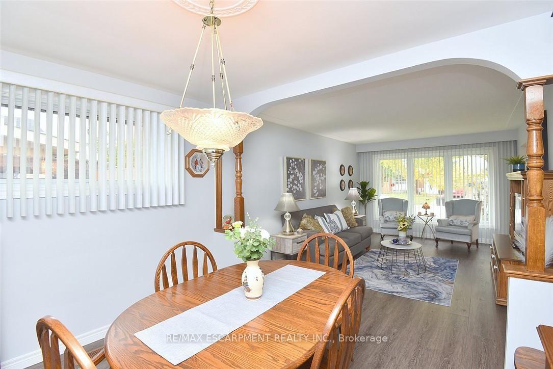 Photo 10 of 137 Fielding Crescent, Hamilton, Lawfield — HOMEH