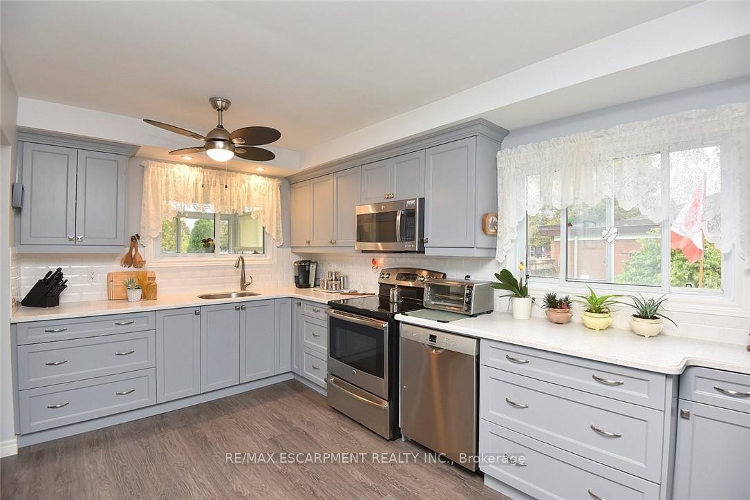 Photo 18 of 137 Fielding Crescent, Hamilton, Lawfield — HOMEH