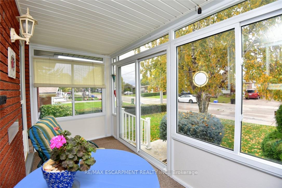 Photo 19 of 137 Fielding Crescent, Hamilton, Lawfield — HOMEH