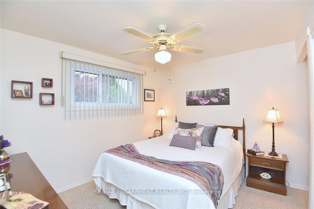 Photo 22 of 137 Fielding Crescent, Hamilton, Lawfield — HOMEH
