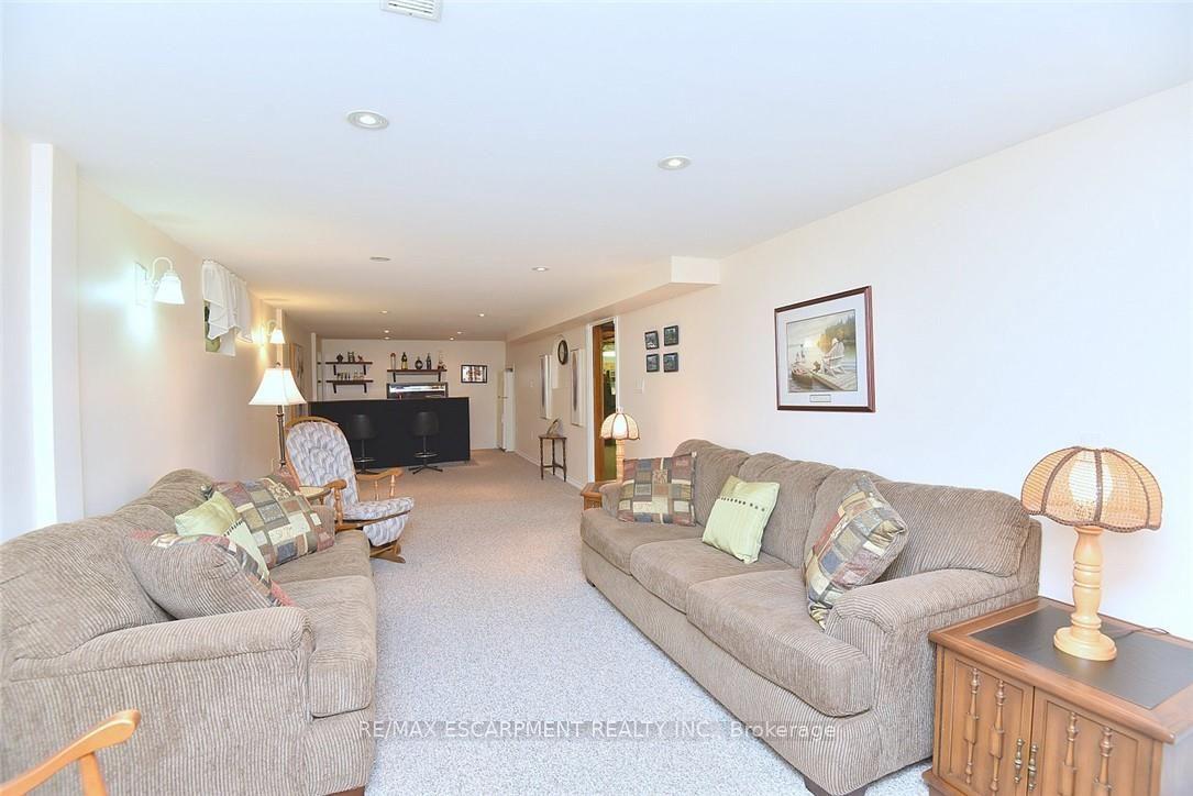 Photo 30 of 137 Fielding Crescent, Hamilton, Lawfield — HOMEH