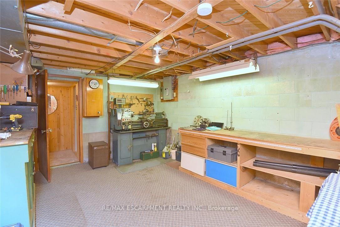 Photo 33 of 137 Fielding Crescent, Hamilton, Lawfield — HOMEH