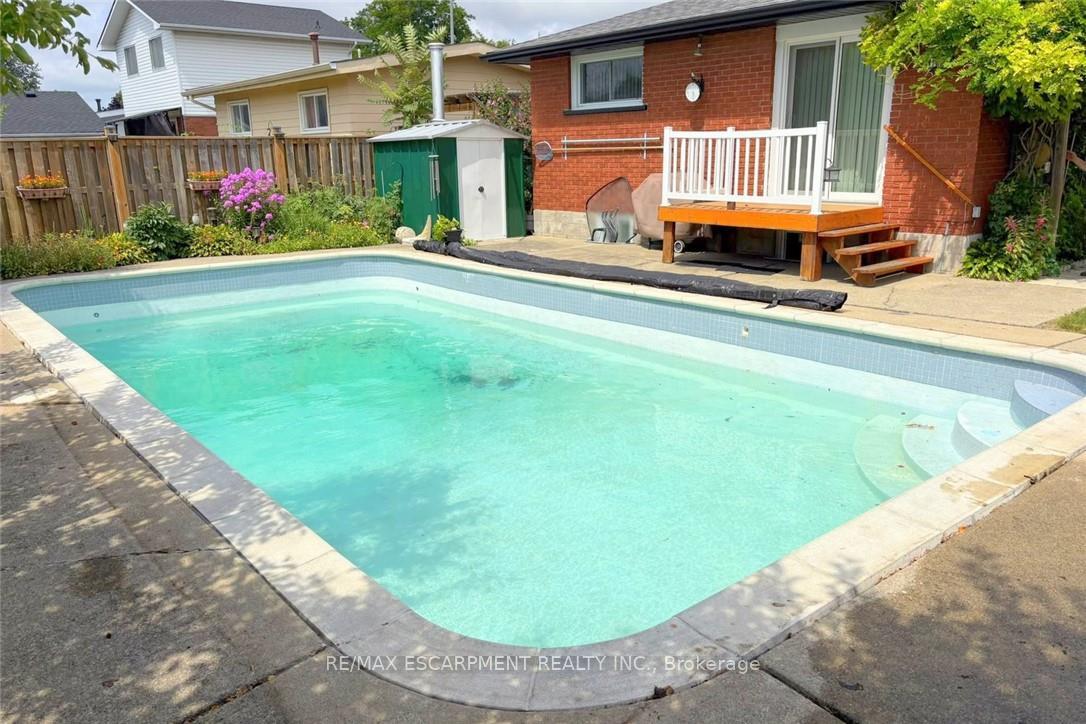 Photo 35 of 137 Fielding Crescent, Hamilton, Lawfield — HOMEH