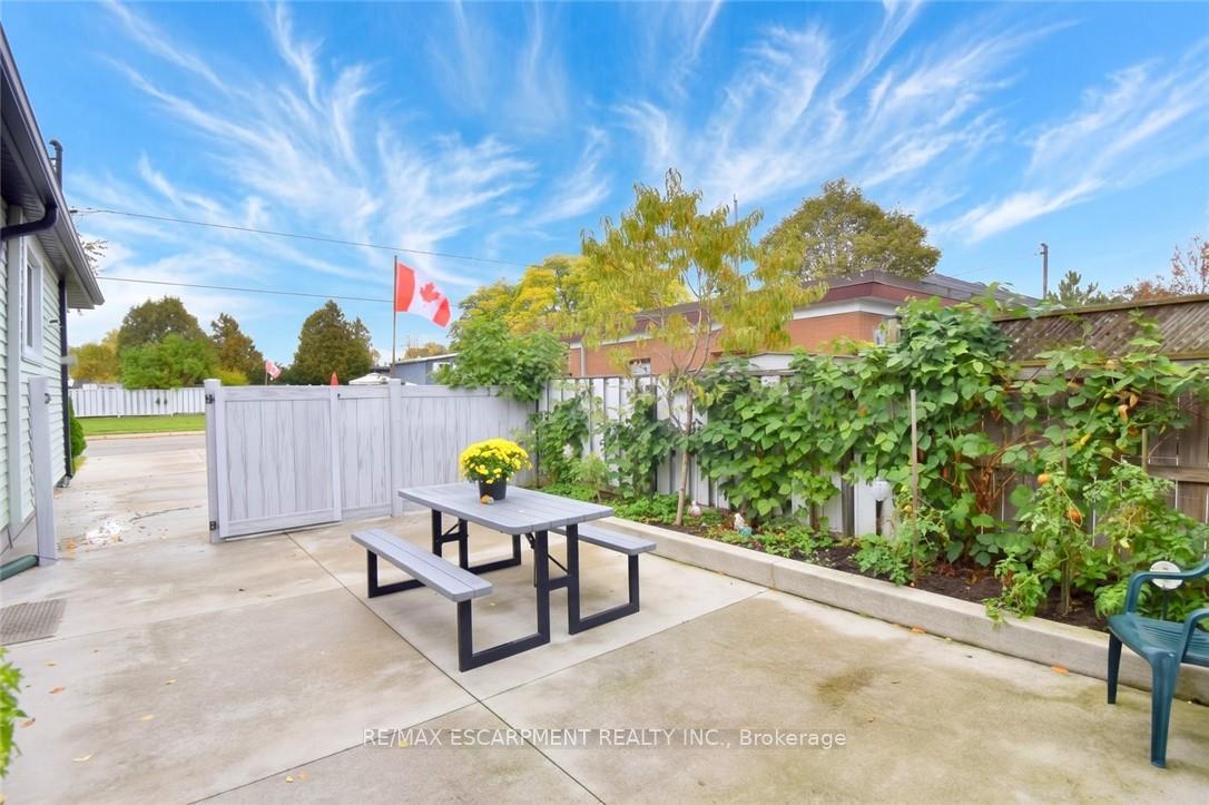 Photo 37 of 137 Fielding Crescent, Hamilton, Lawfield — HOMEH
