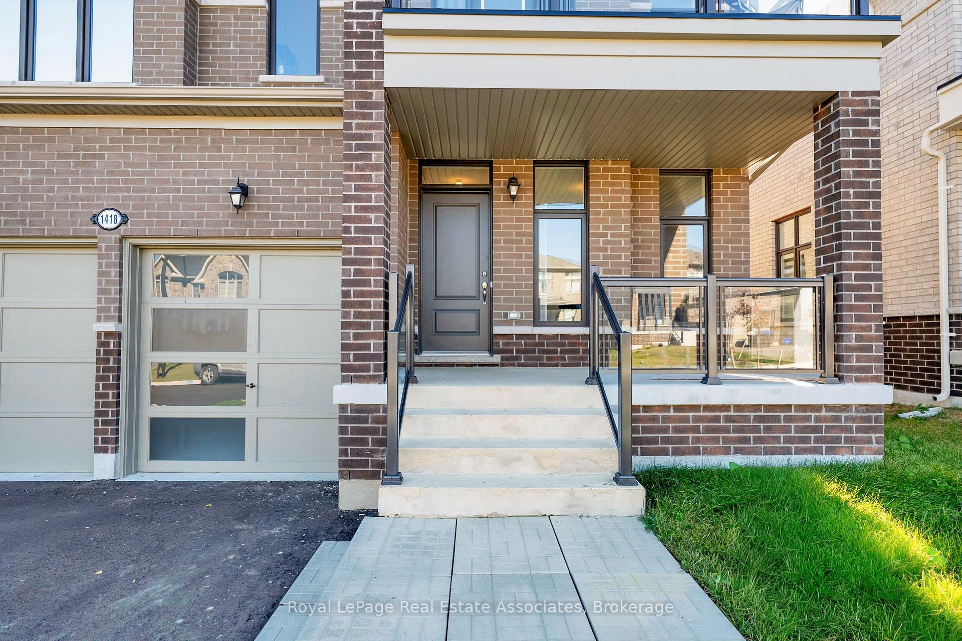 Photo 3 of 1418 Davis Loop, Innisfil, Lefroy — HOMEH