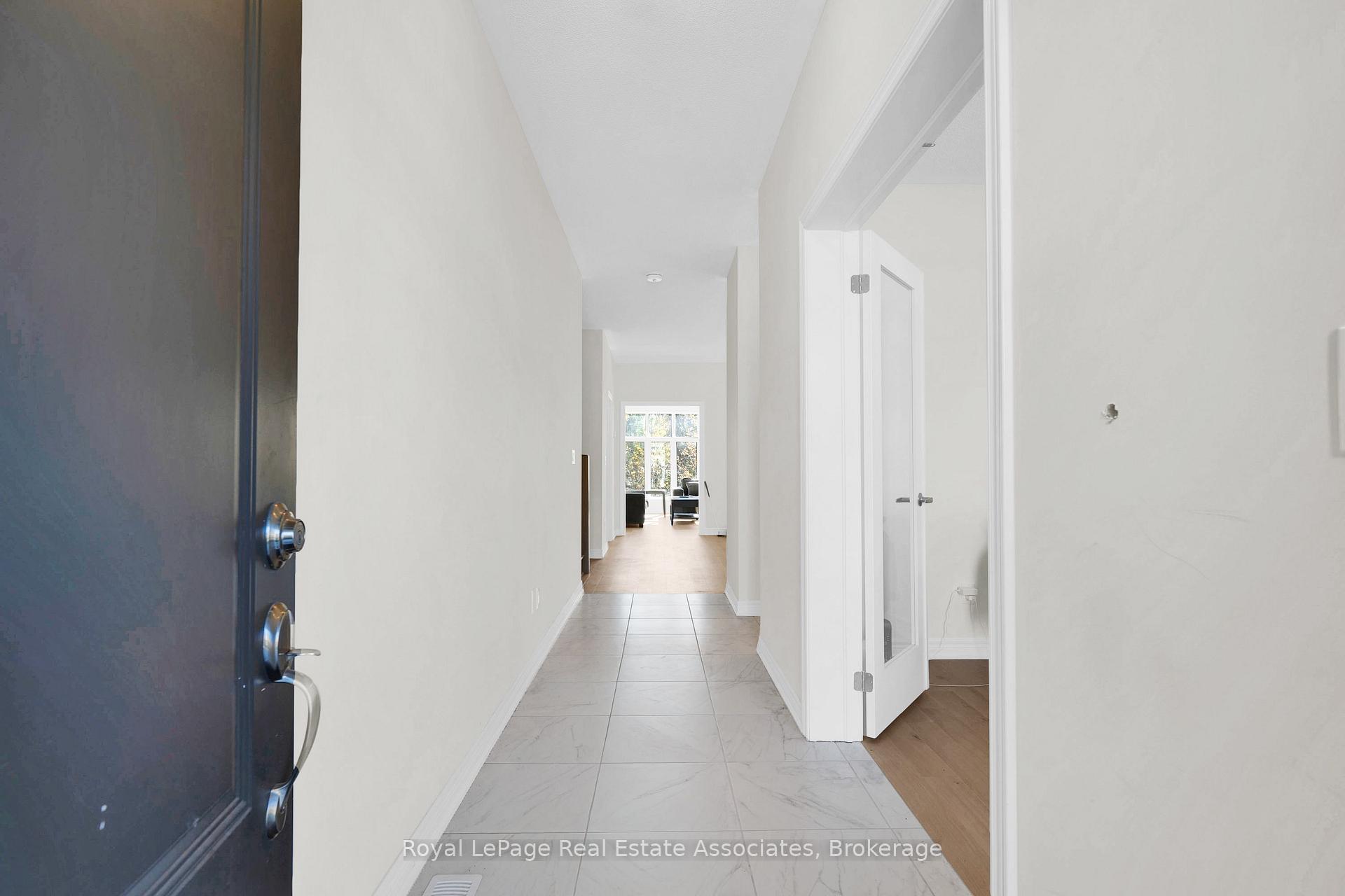 Photo 5 of 1418 Davis Loop, Innisfil, Lefroy — HOMEH