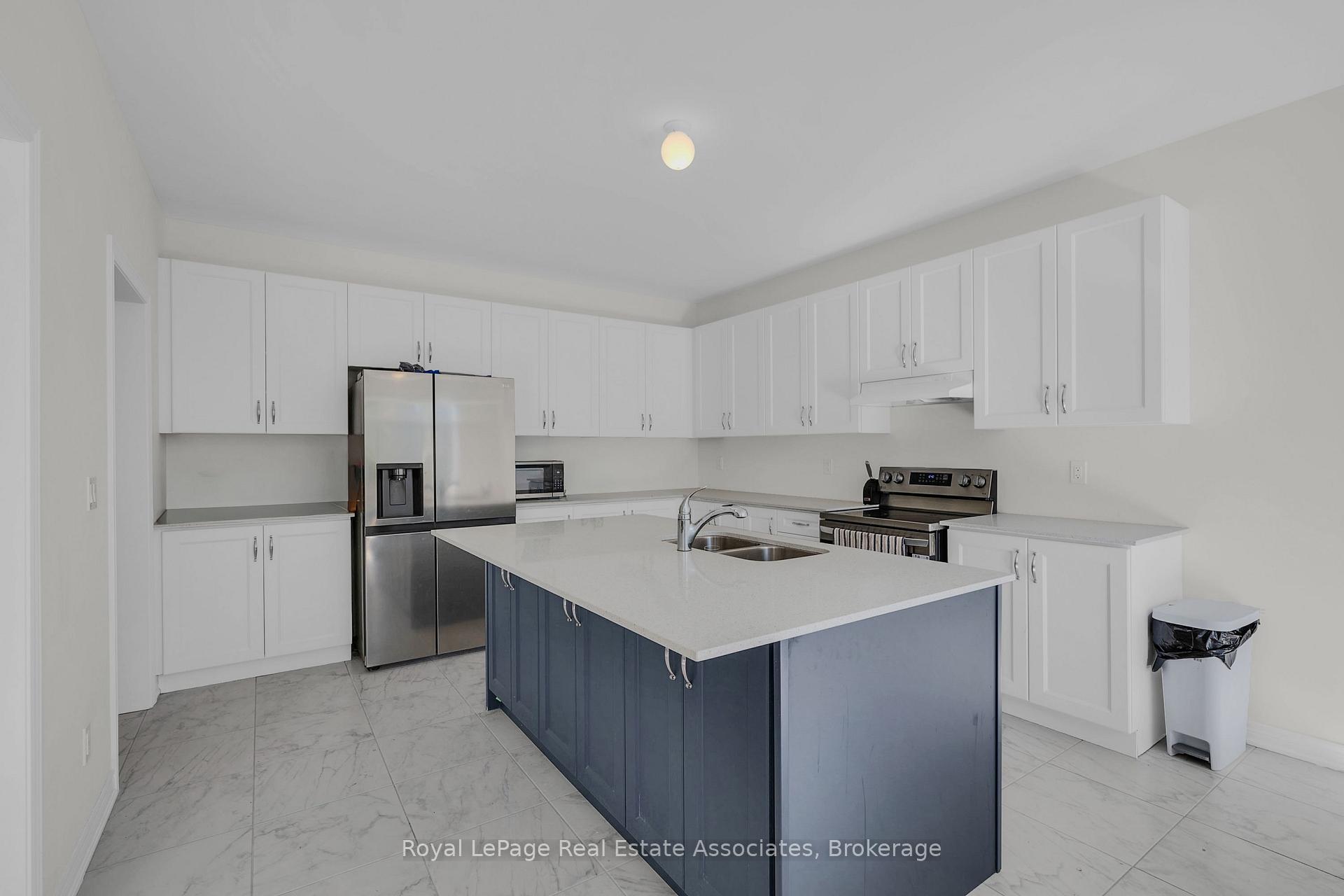 Photo 18 of 1418 Davis Loop, Innisfil, Lefroy — HOMEH