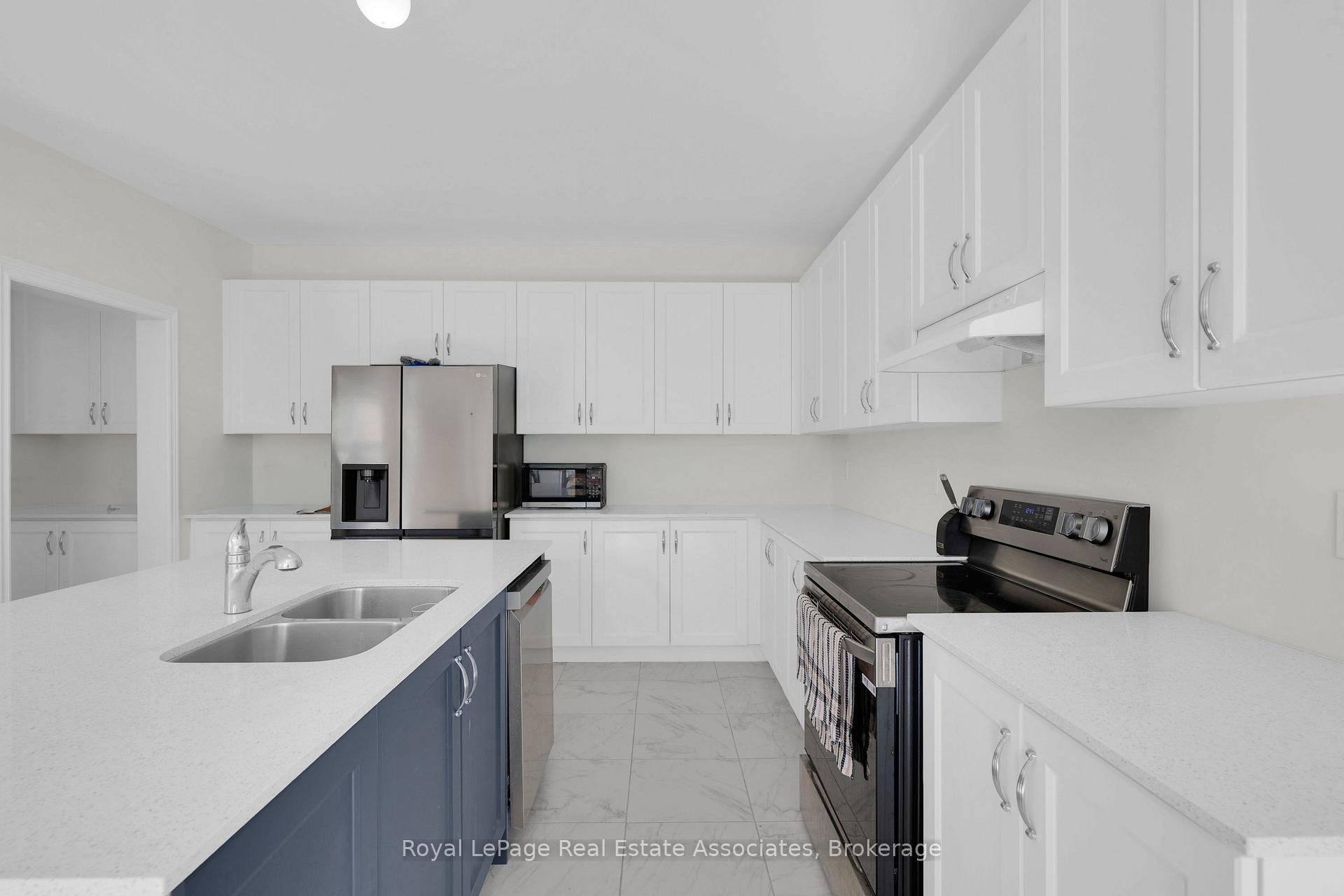 Photo 19 of 1418 Davis Loop, Innisfil, Lefroy — HOMEH