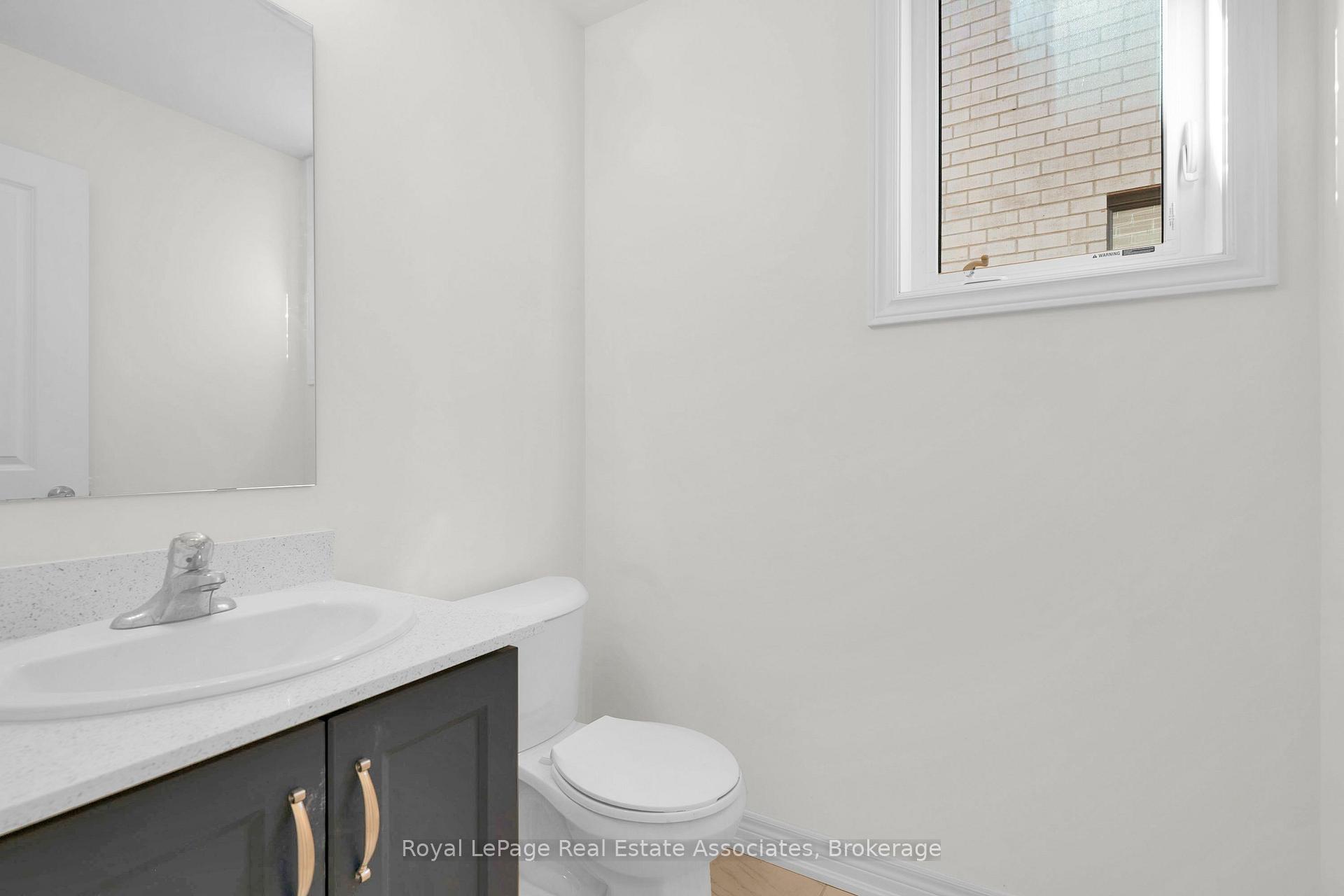 Photo 23 of 1418 Davis Loop, Innisfil, Lefroy — HOMEH