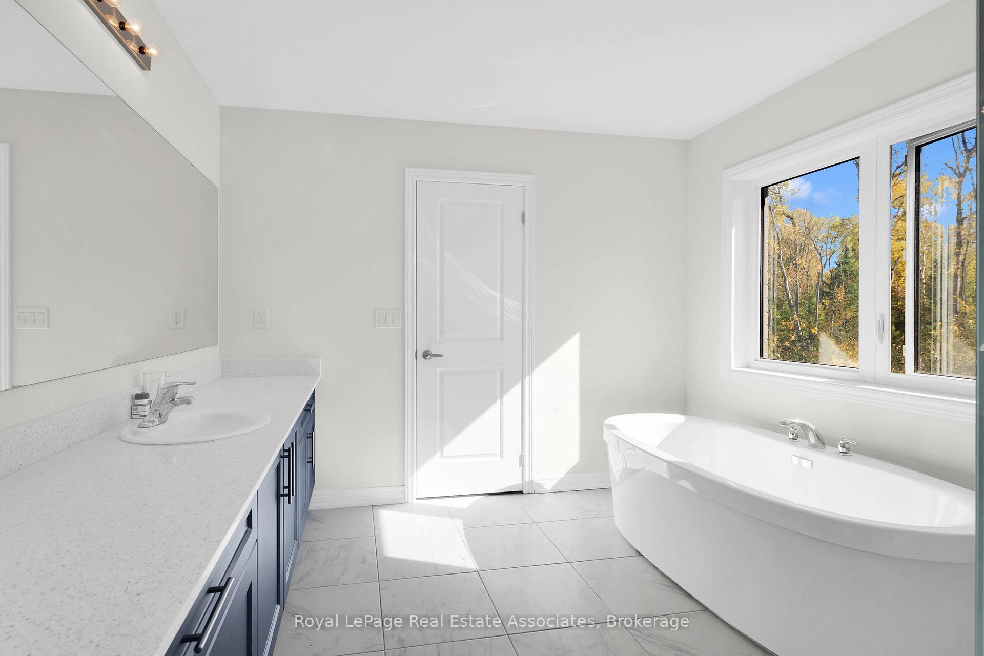 Photo 30 of 1418 Davis Loop, Innisfil, Lefroy — HOMEH