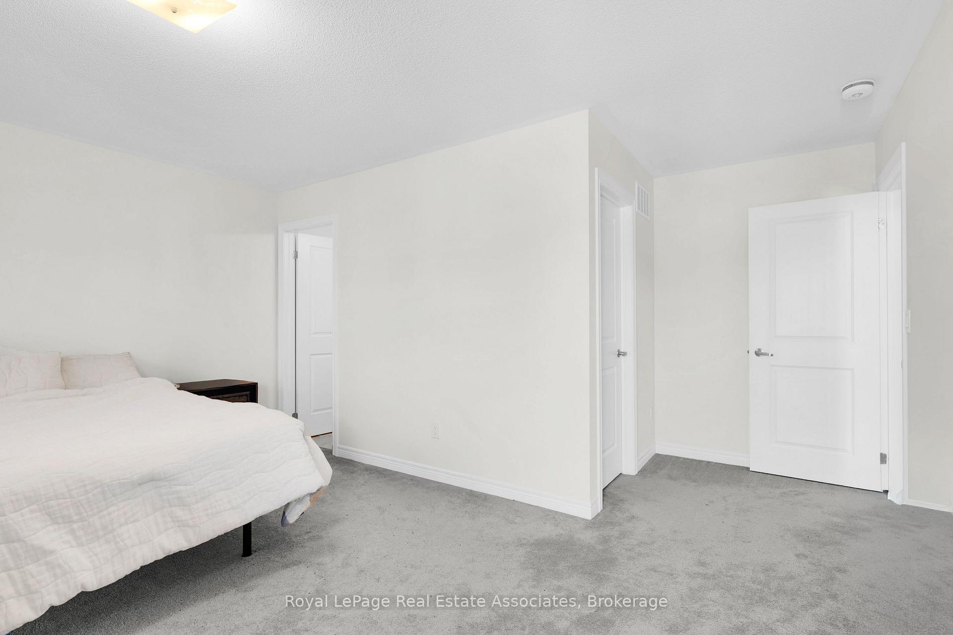 Photo 32 of 1418 Davis Loop, Innisfil, Lefroy — HOMEH