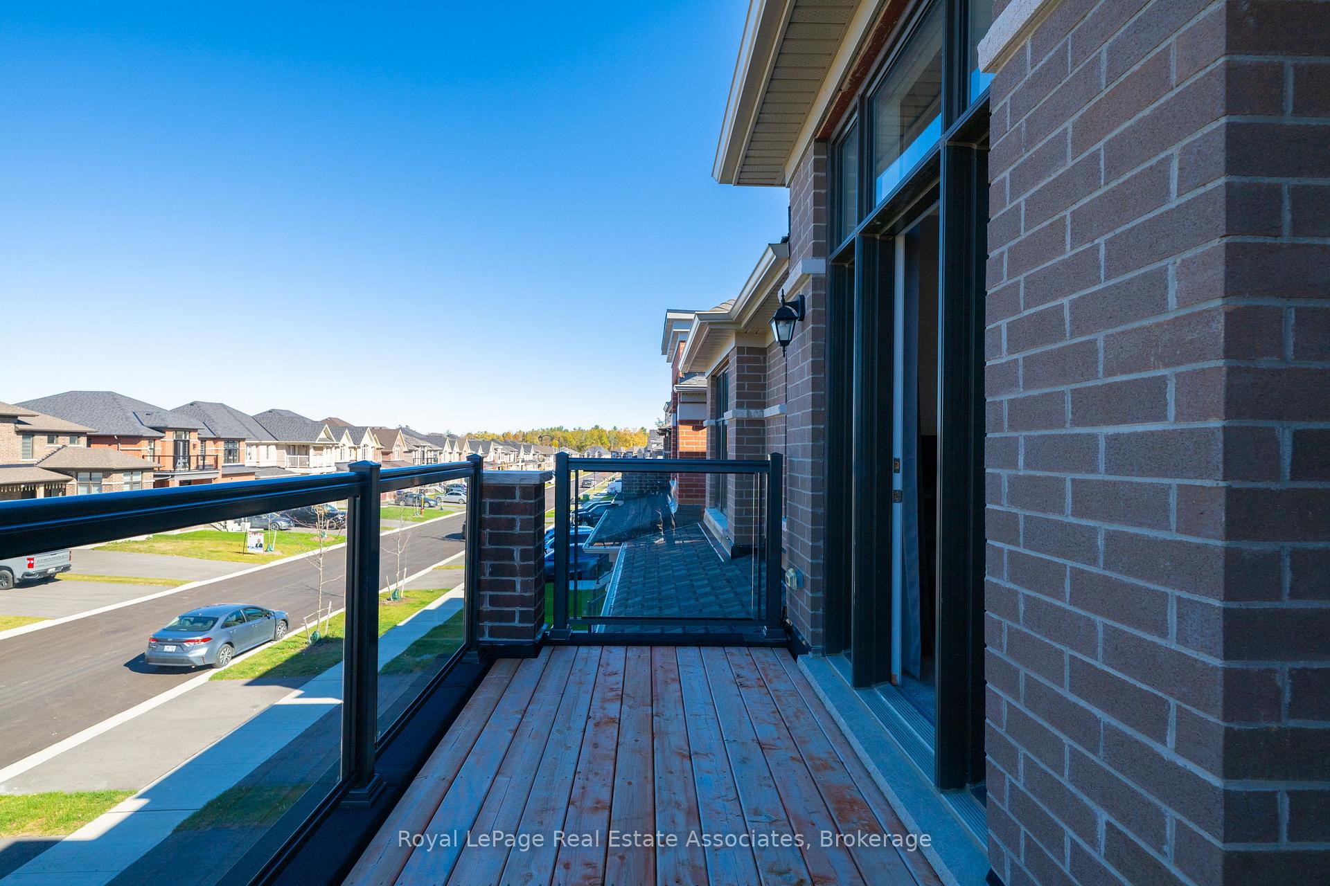 Photo 37 of 1418 Davis Loop, Innisfil, Lefroy — HOMEH