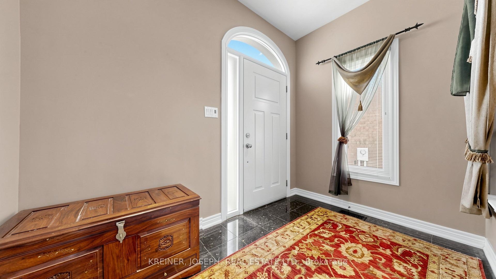 Photo 4 of 102 Mojave Crescent, Richmond Hill, Westbrook — HOMEH