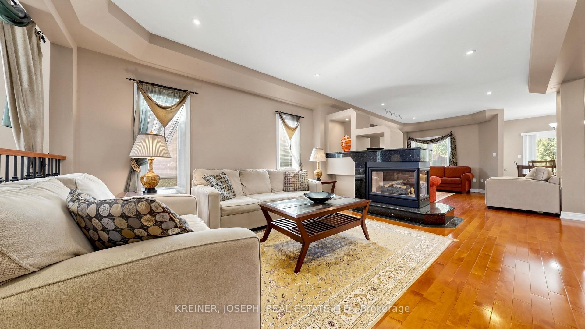 Photo 6 of 102 Mojave Crescent, Richmond Hill, Westbrook — HOMEH