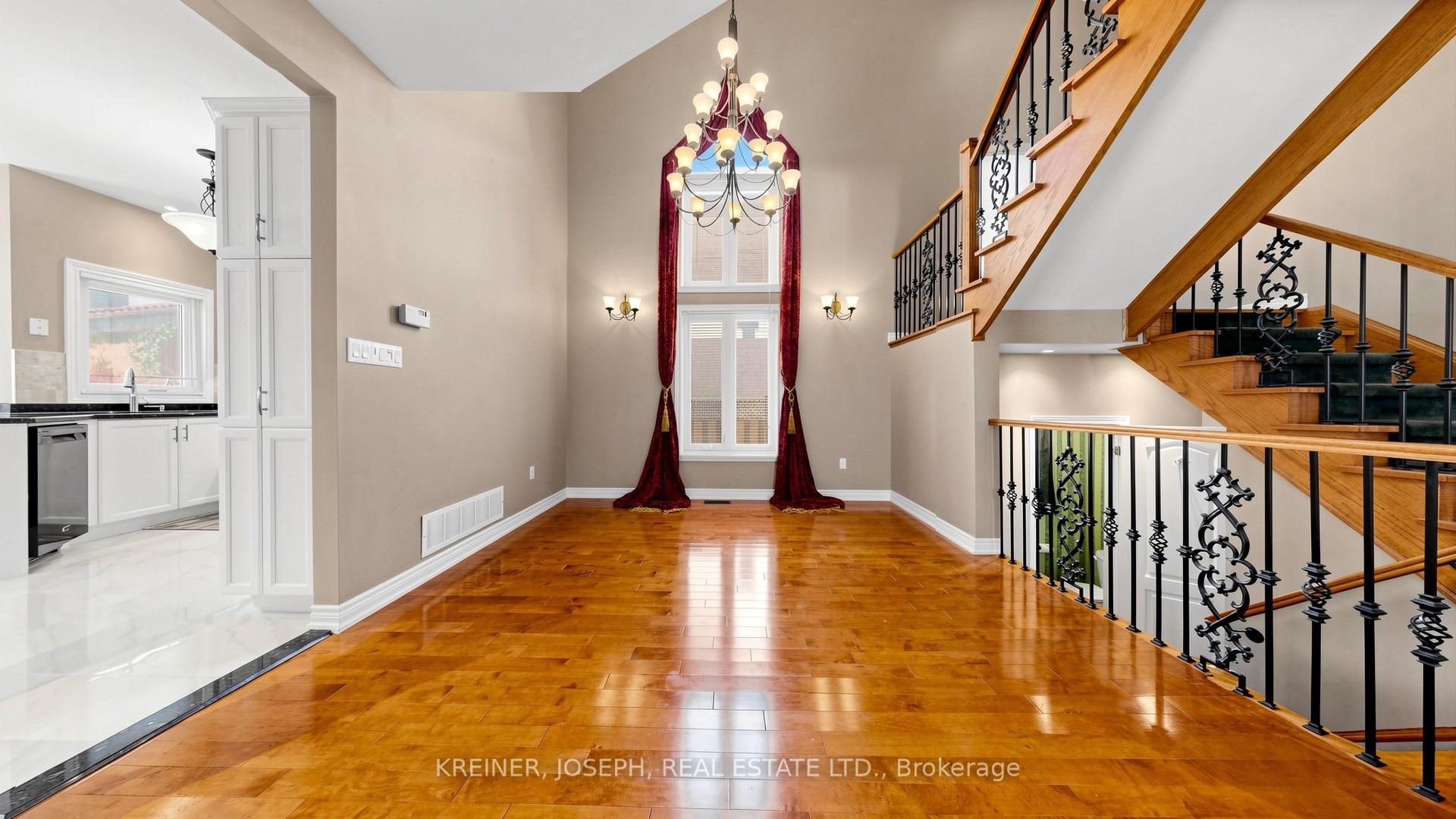 Photo 9 of 102 Mojave Crescent, Richmond Hill, Westbrook — HOMEH