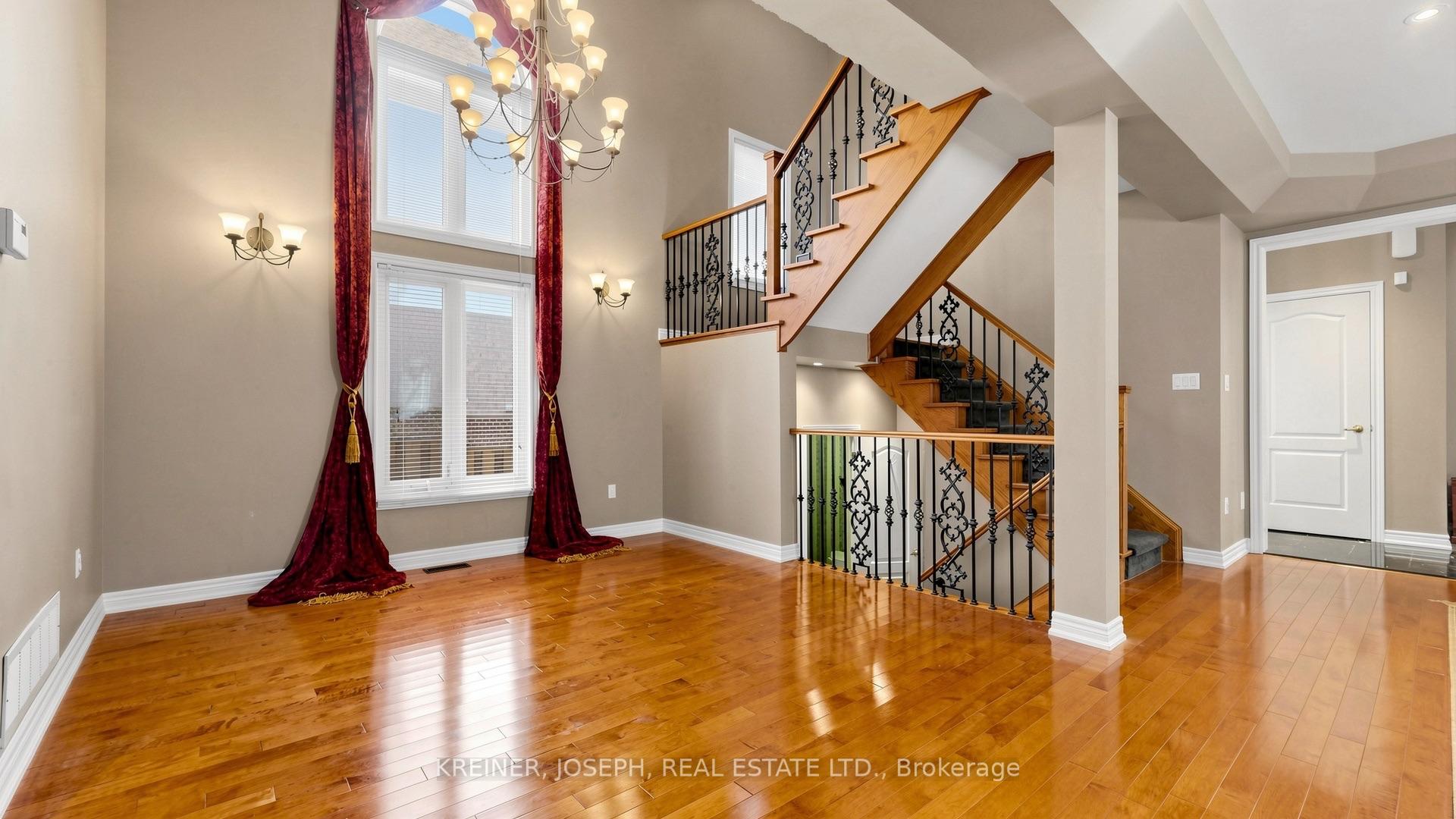 Photo 10 of 102 Mojave Crescent, Richmond Hill, Westbrook — HOMEH