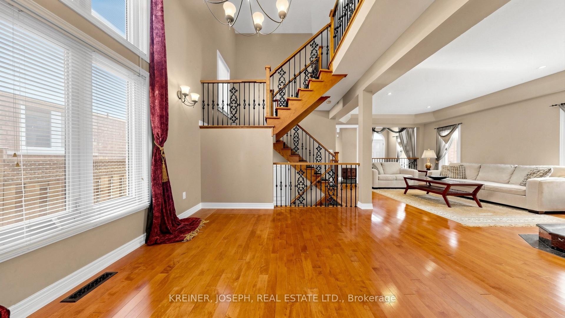 Photo 11 of 102 Mojave Crescent, Richmond Hill, Westbrook — HOMEH
