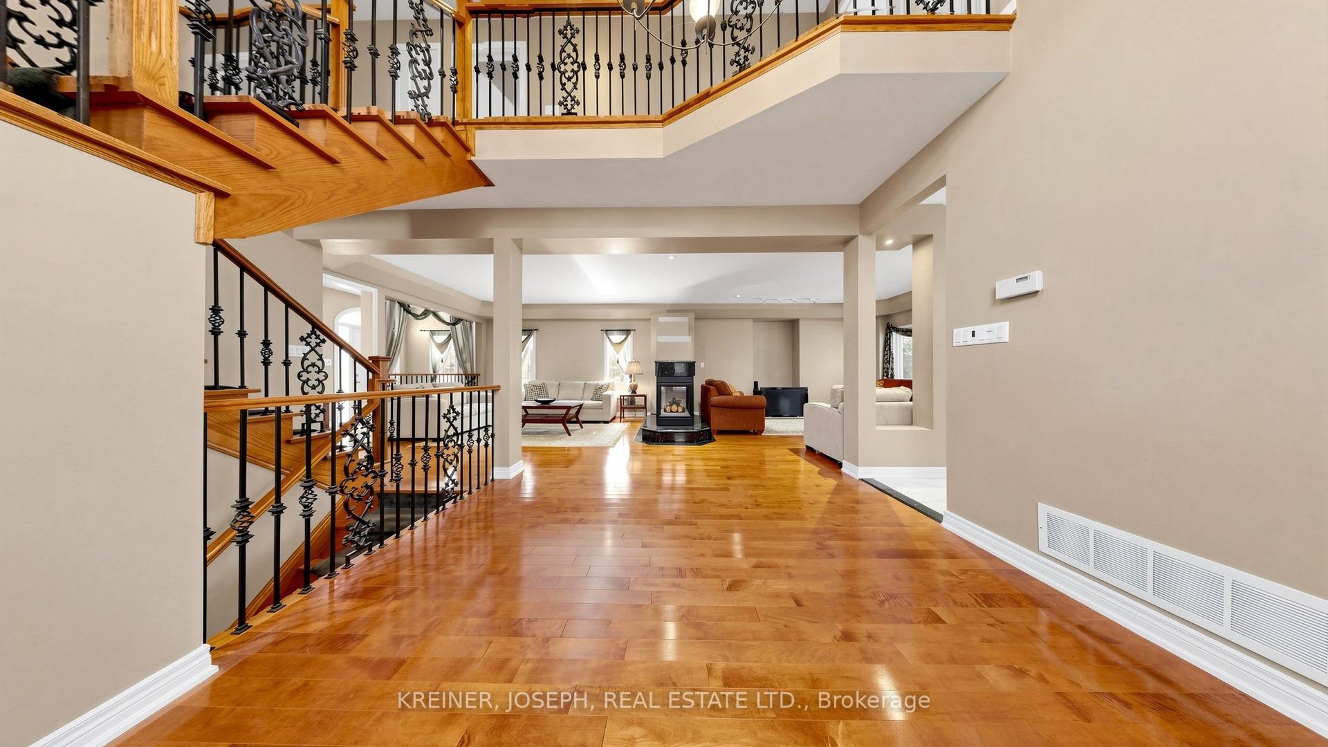 Photo 13 of 102 Mojave Crescent, Richmond Hill, Westbrook — HOMEH
