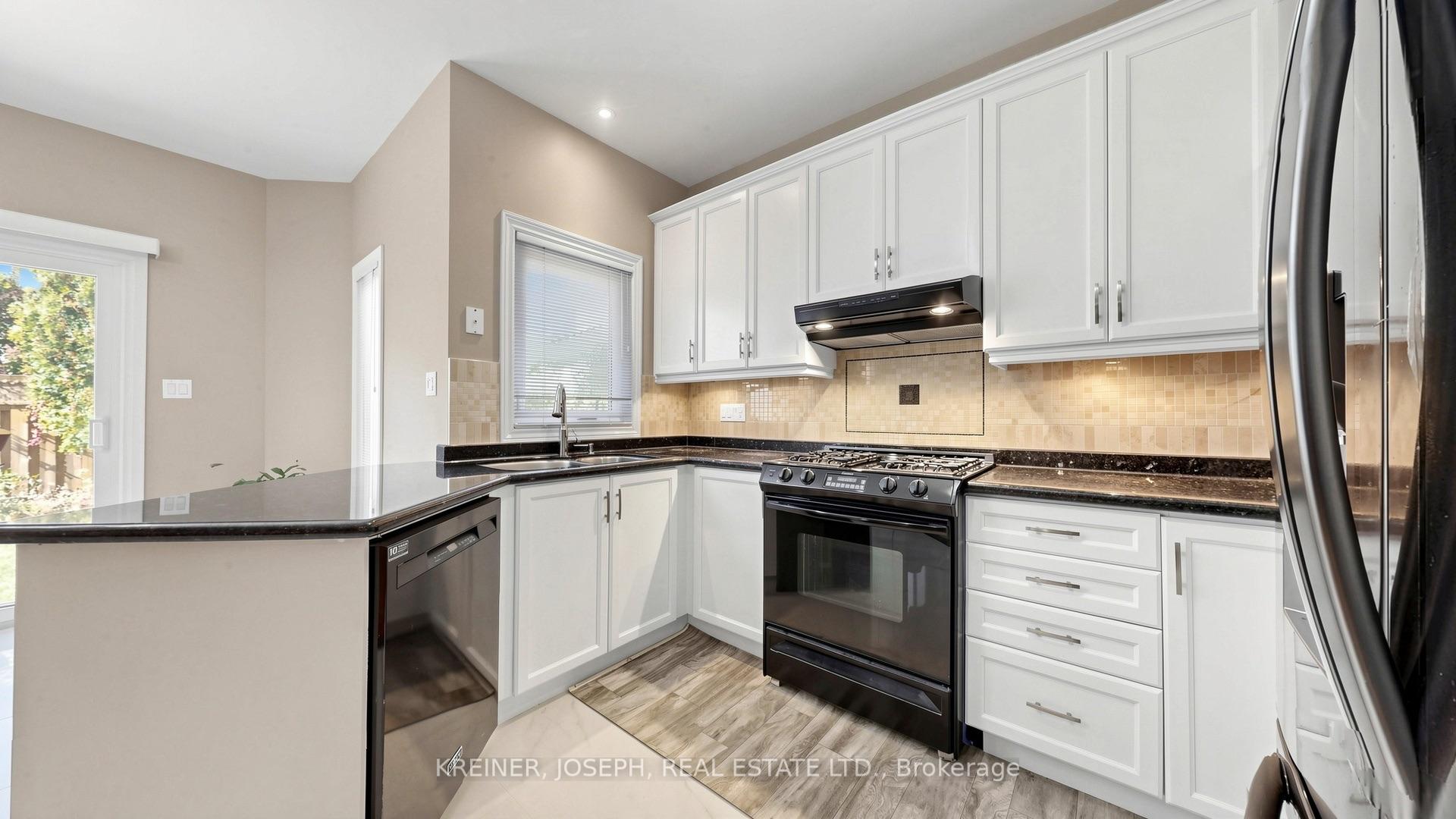 Photo 18 of 102 Mojave Crescent, Richmond Hill, Westbrook — HOMEH
