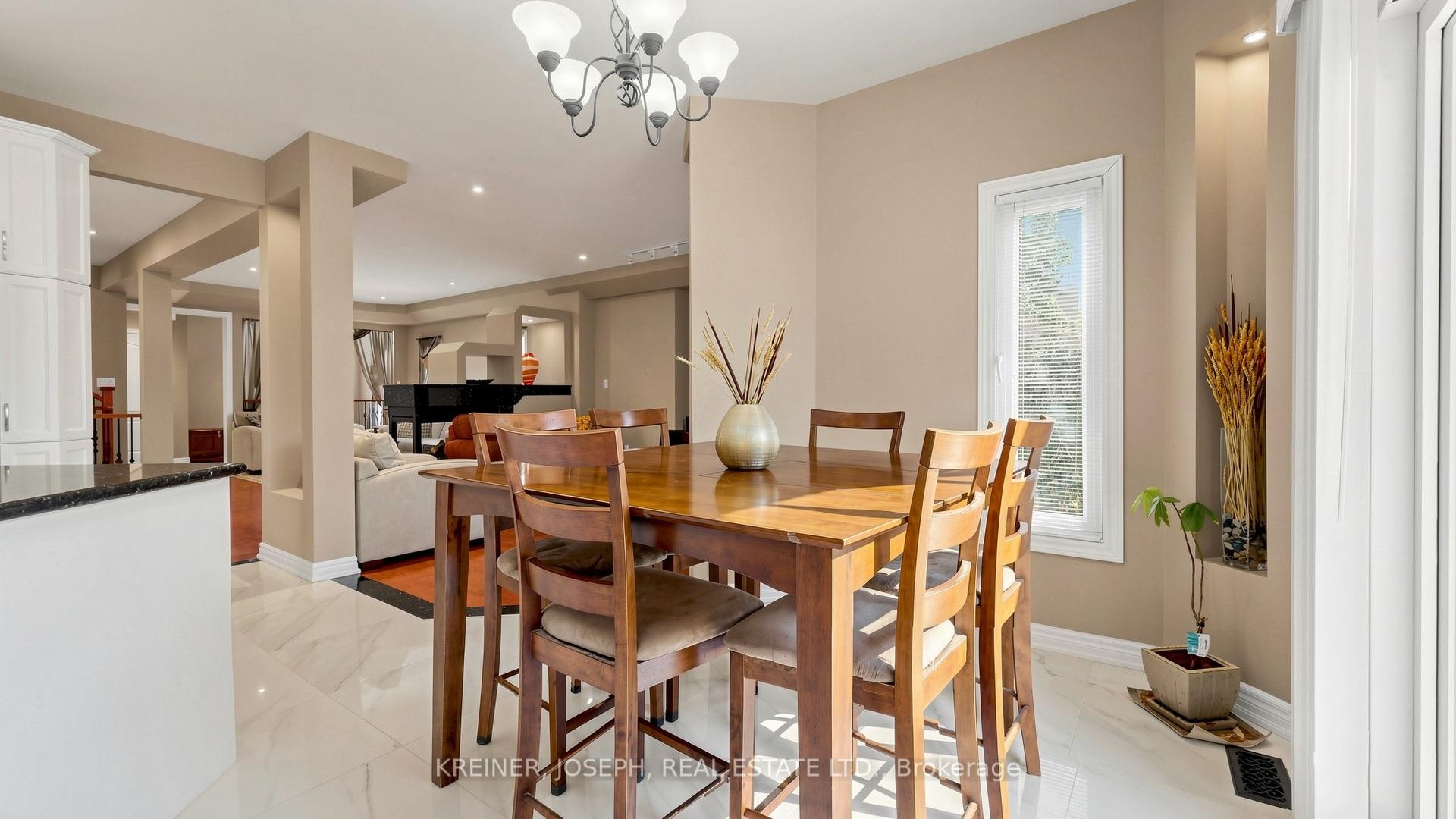 Photo 24 of 102 Mojave Crescent, Richmond Hill, Westbrook — HOMEH