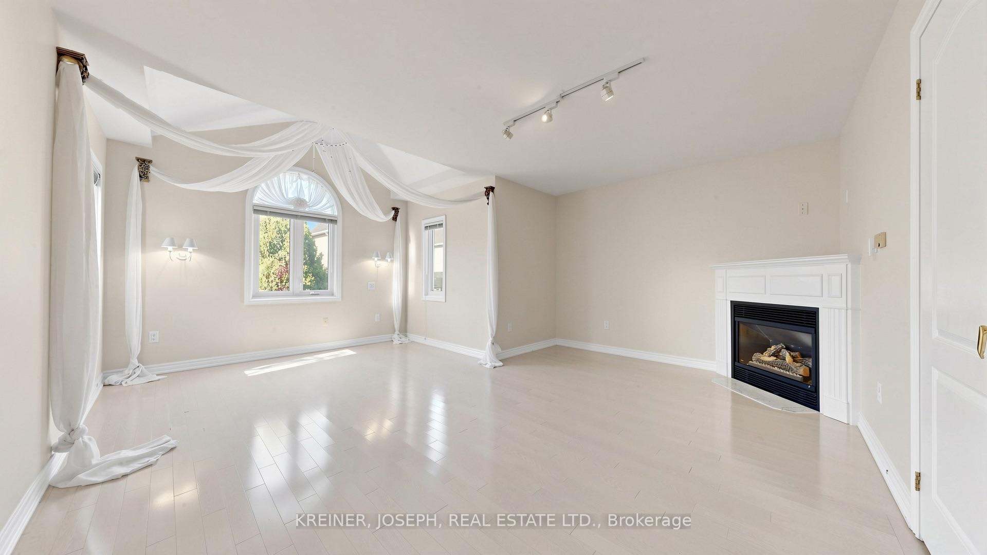 Photo 28 of 102 Mojave Crescent, Richmond Hill, Westbrook — HOMEH