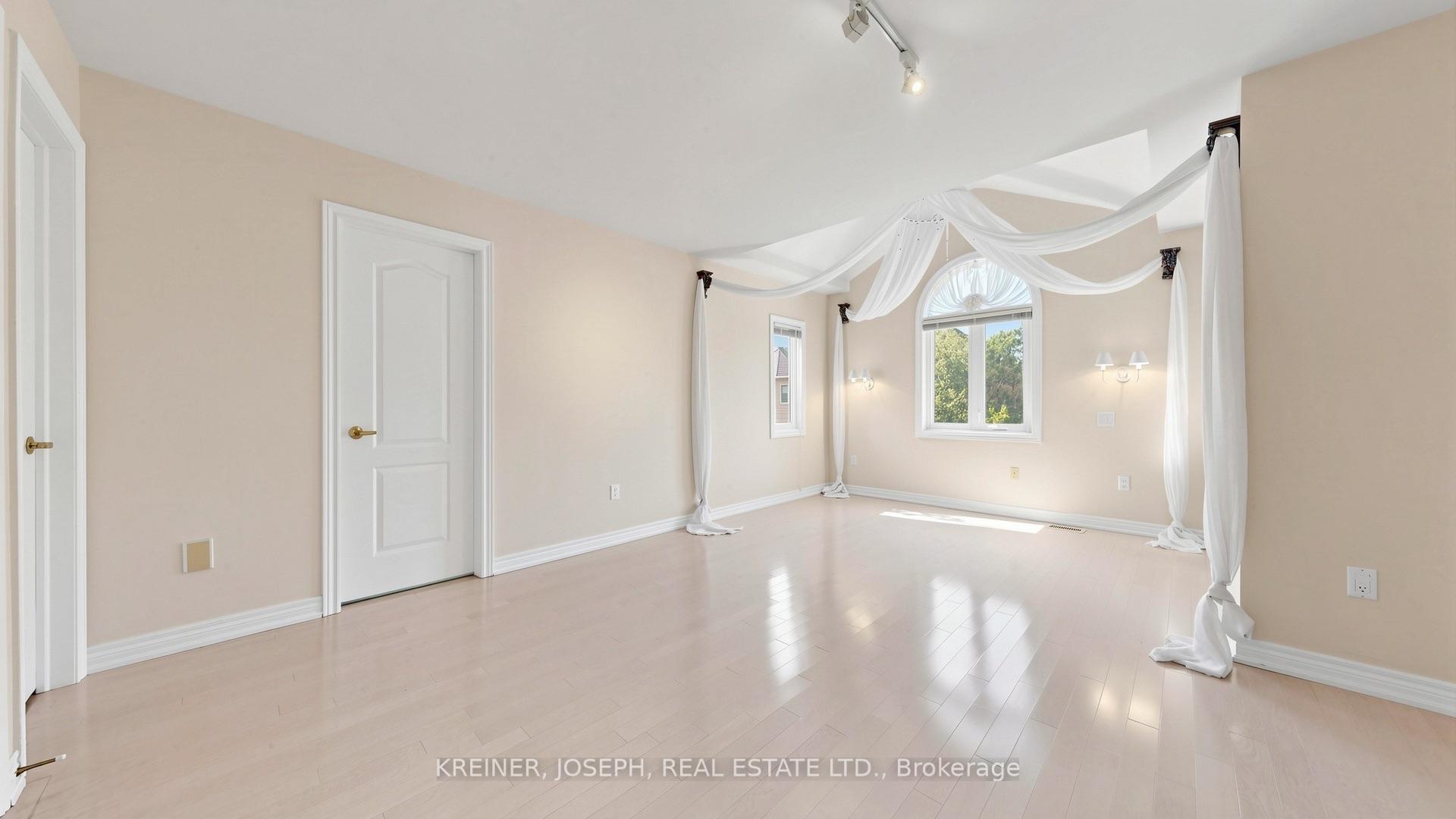 Photo 29 of 102 Mojave Crescent, Richmond Hill, Westbrook — HOMEH