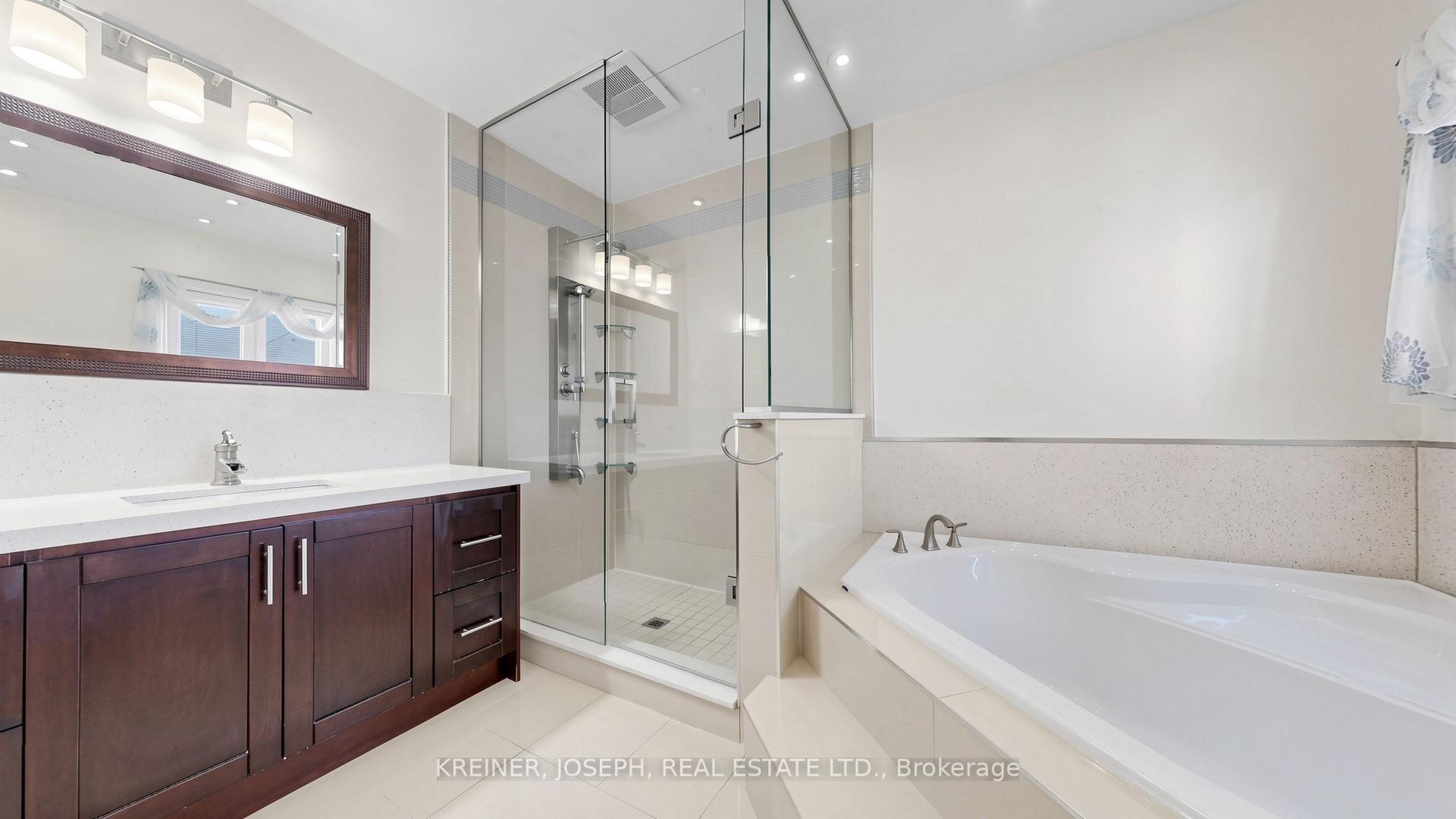 Photo 32 of 102 Mojave Crescent, Richmond Hill, Westbrook — HOMEH