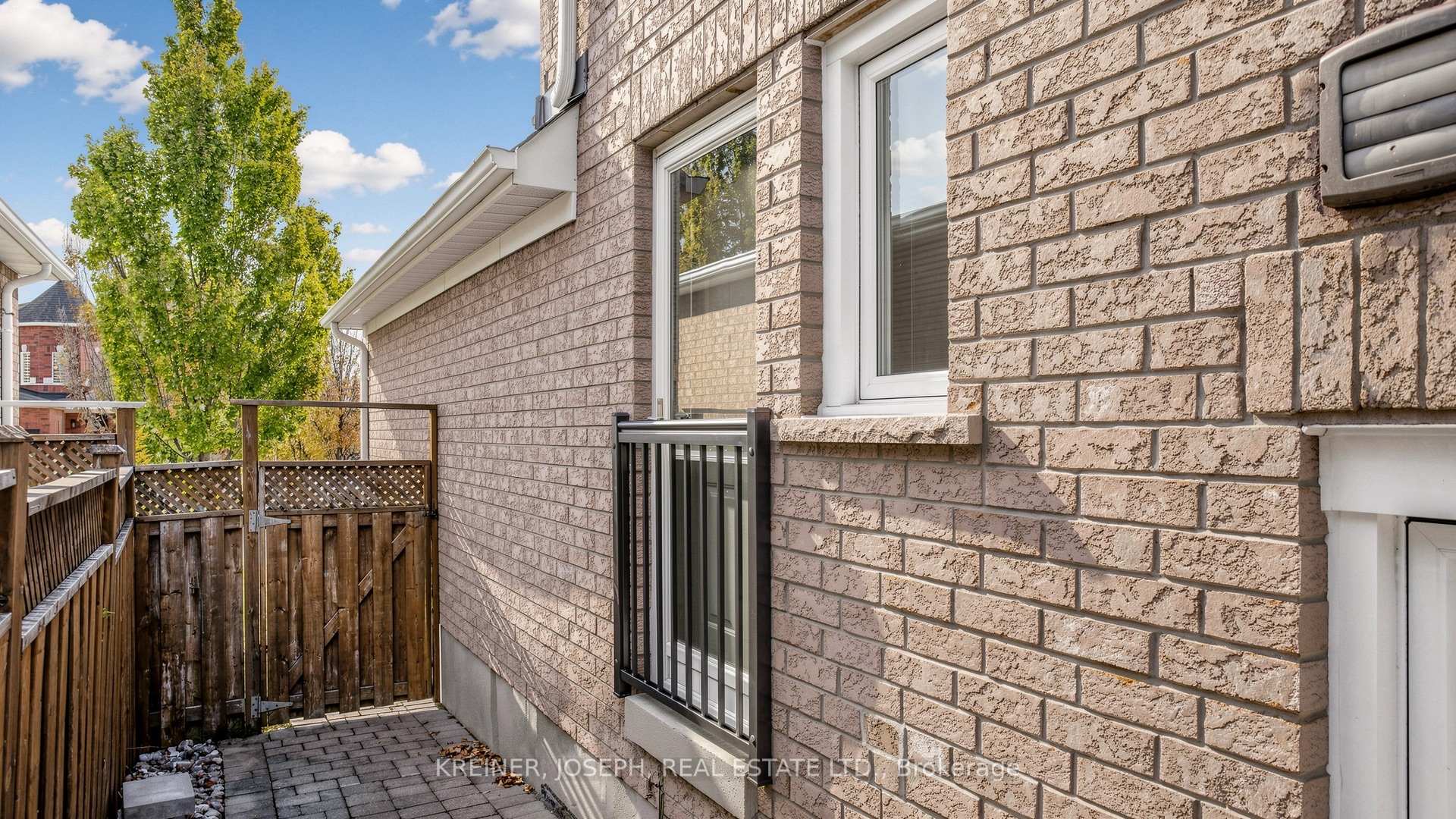 Photo 49 of 102 Mojave Crescent, Richmond Hill, Westbrook — HOMEH