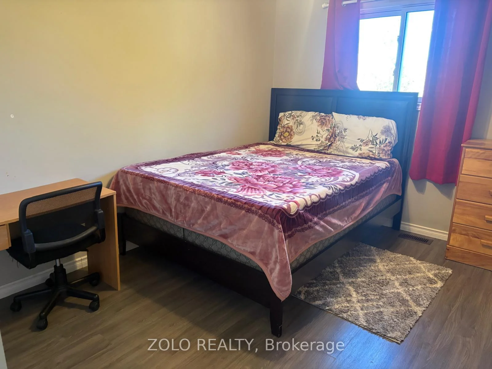 Photo 27 of 147 Burns Circle, Barrie, Letitia Heights — HOMEH