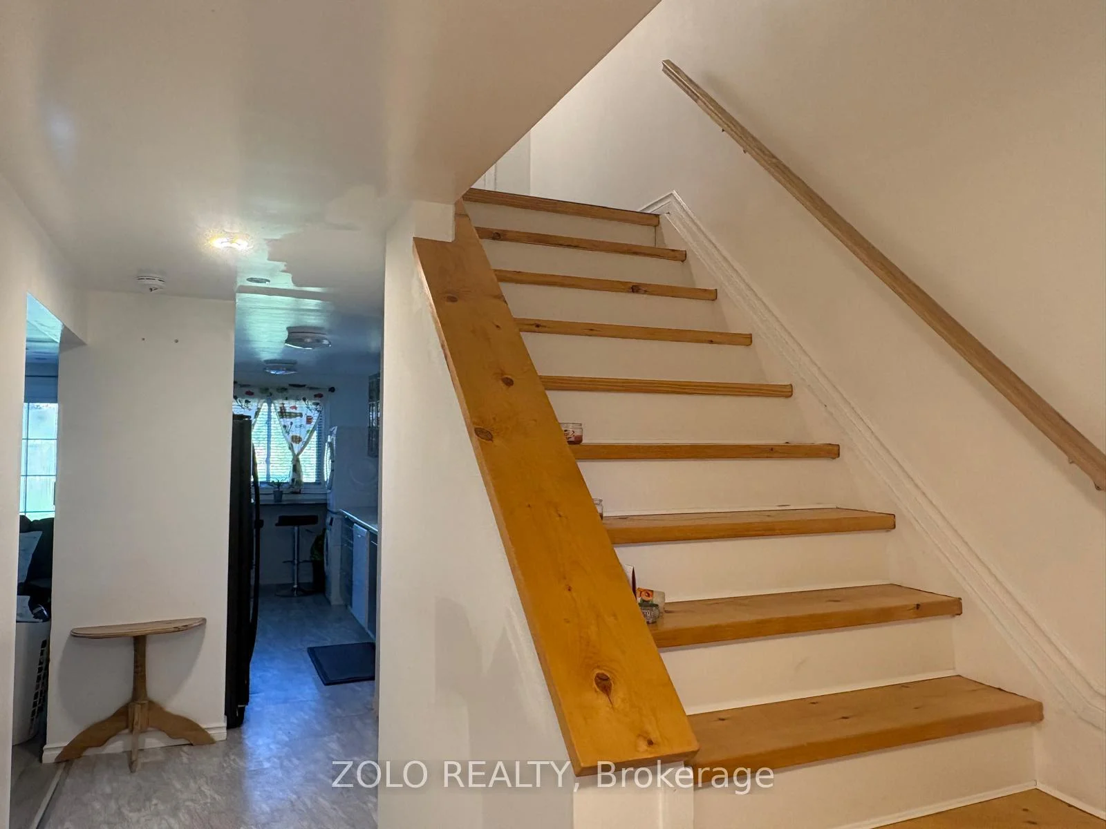Photo 32 of 147 Burns Circle, Barrie, Letitia Heights — HOMEH