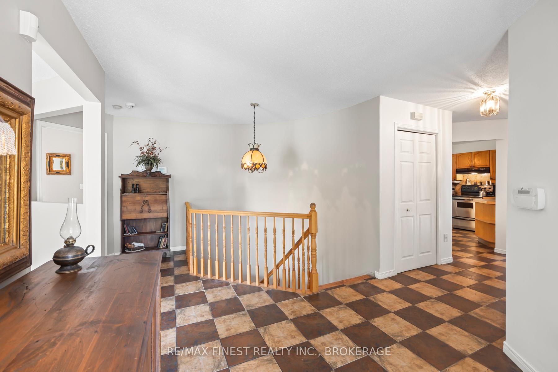 Photo 14 of 941 Malvern Terrace, Kingston, North of Taylor-Kidd Blvd — HOMEH