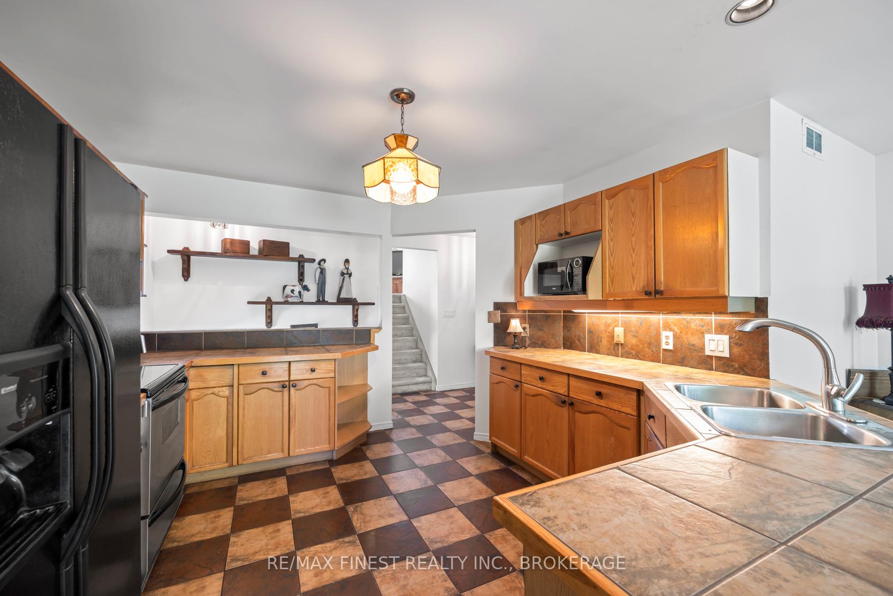 Photo 26 of 941 Malvern Terrace, Kingston, North of Taylor-Kidd Blvd — HOMEH