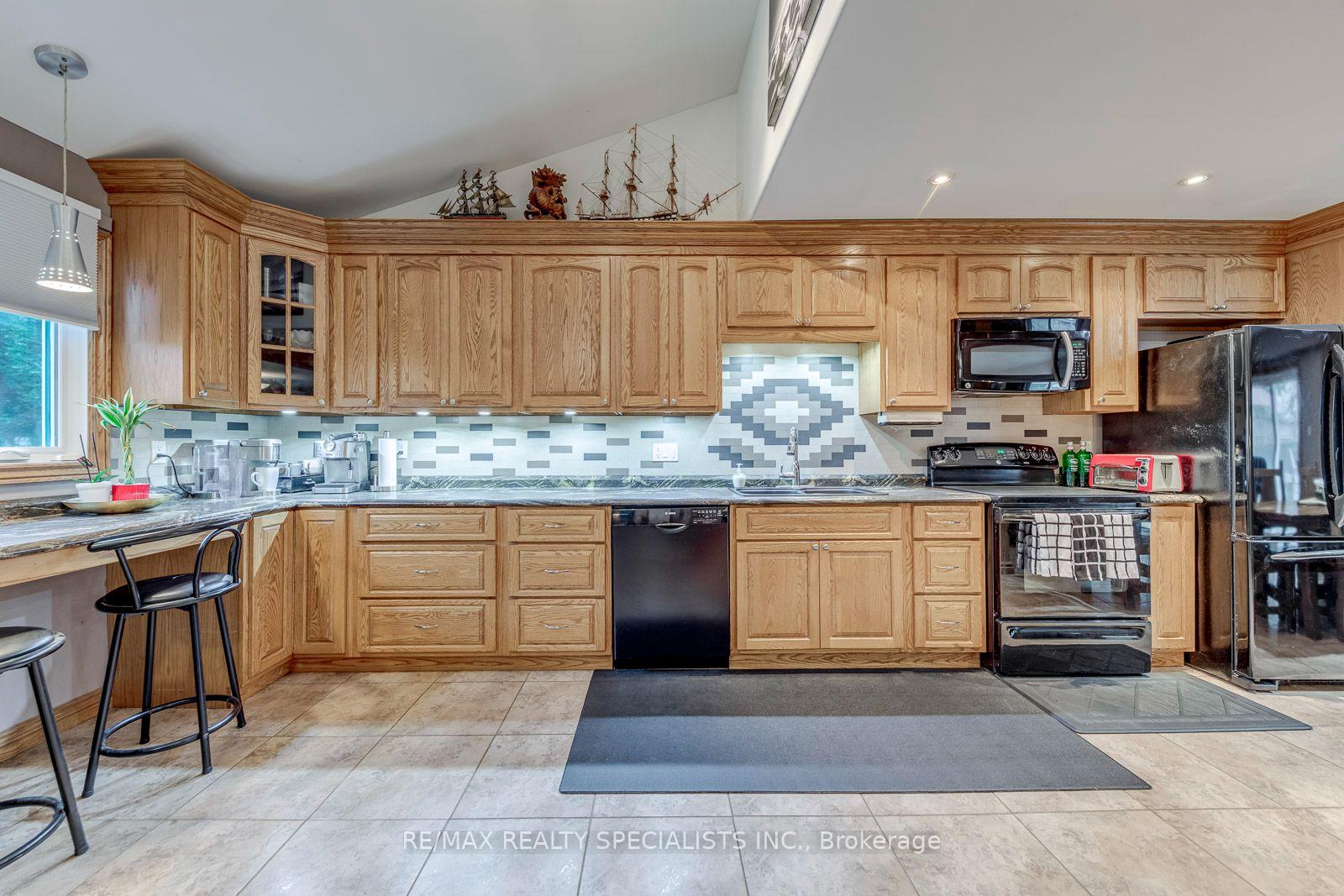 Photo 1 of 4089 Barbican Drive, Mississauga, Erin Mills — HOMEH