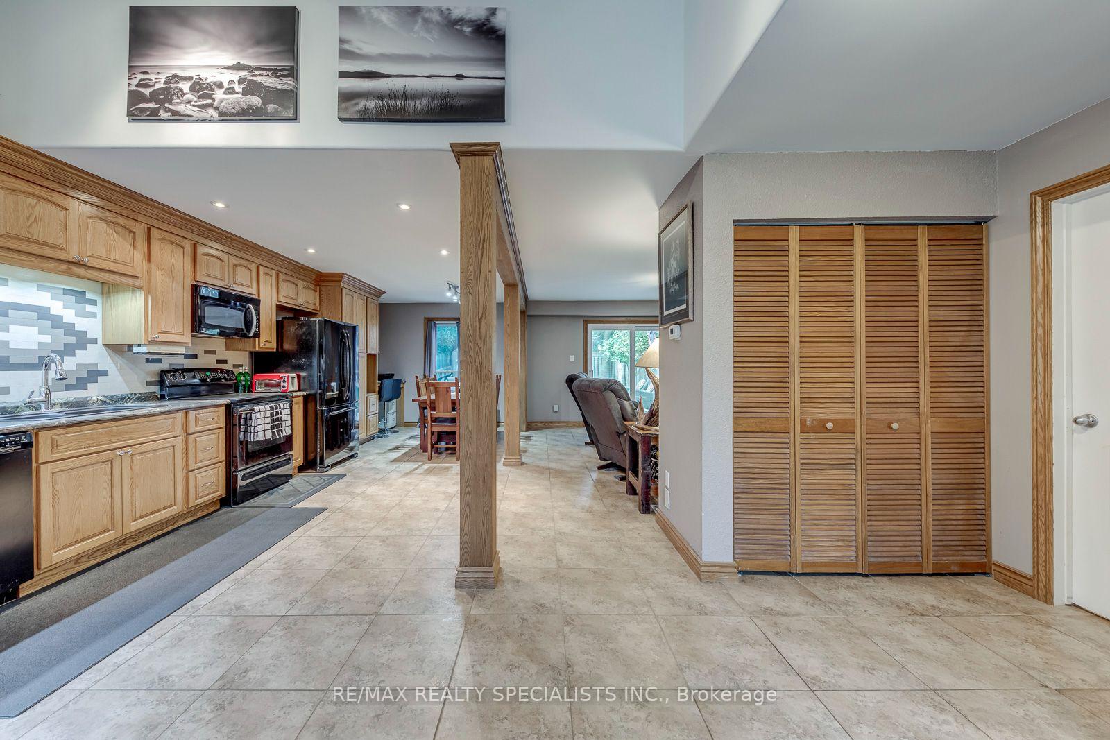 Photo 8 of 4089 Barbican Drive, Mississauga, Erin Mills — HOMEH
