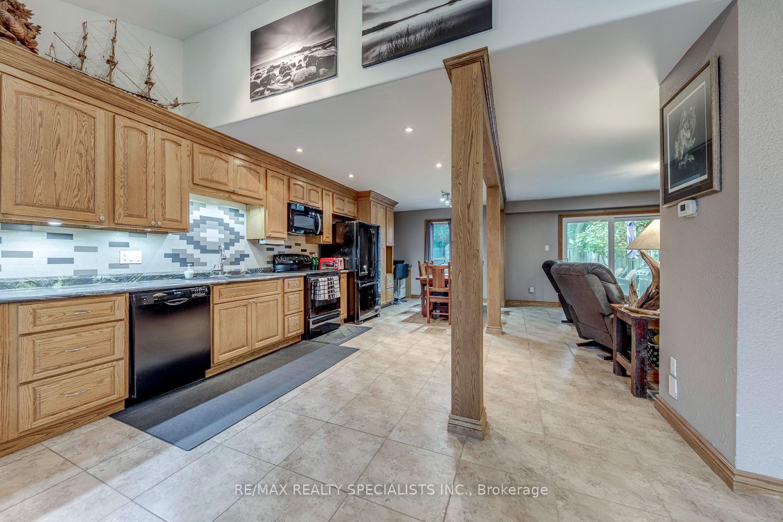 Photo 9 of 4089 Barbican Drive, Mississauga, Erin Mills — HOMEH