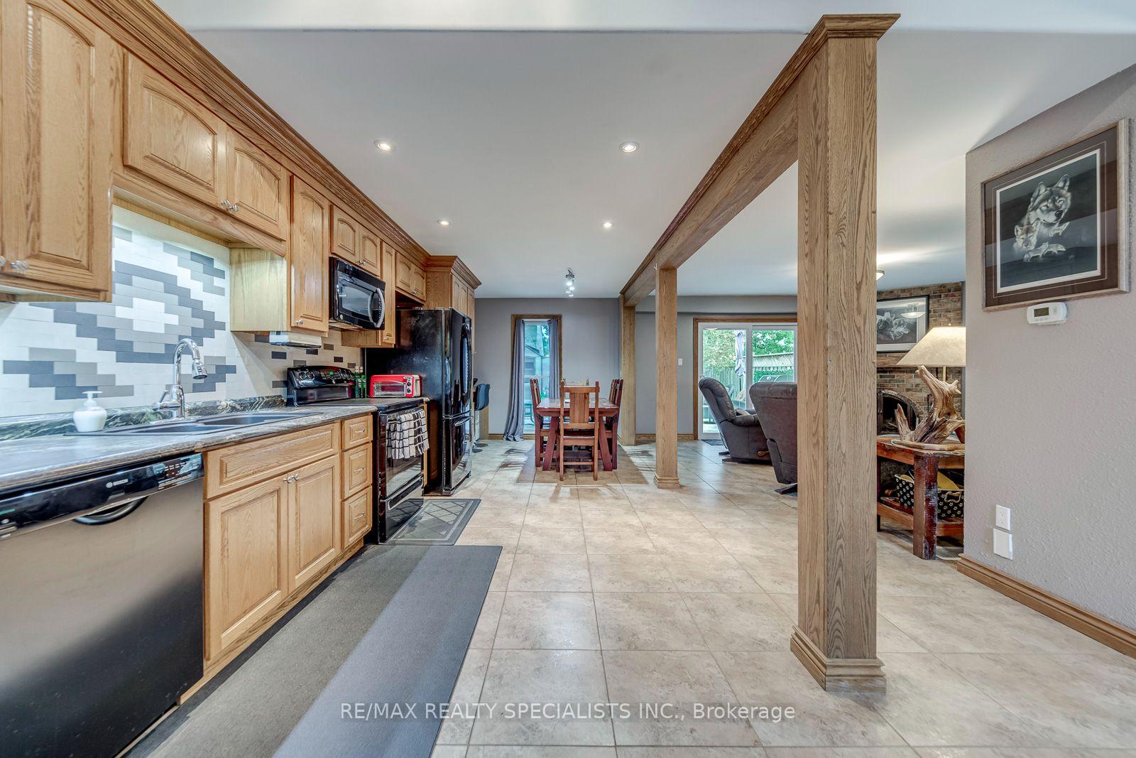 Photo 10 of 4089 Barbican Drive, Mississauga, Erin Mills — HOMEH