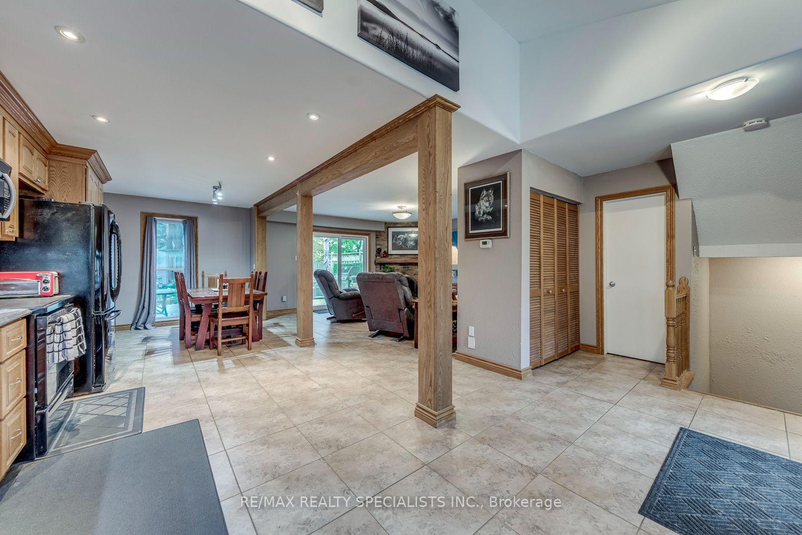 Photo 11 of 4089 Barbican Drive, Mississauga, Erin Mills — HOMEH