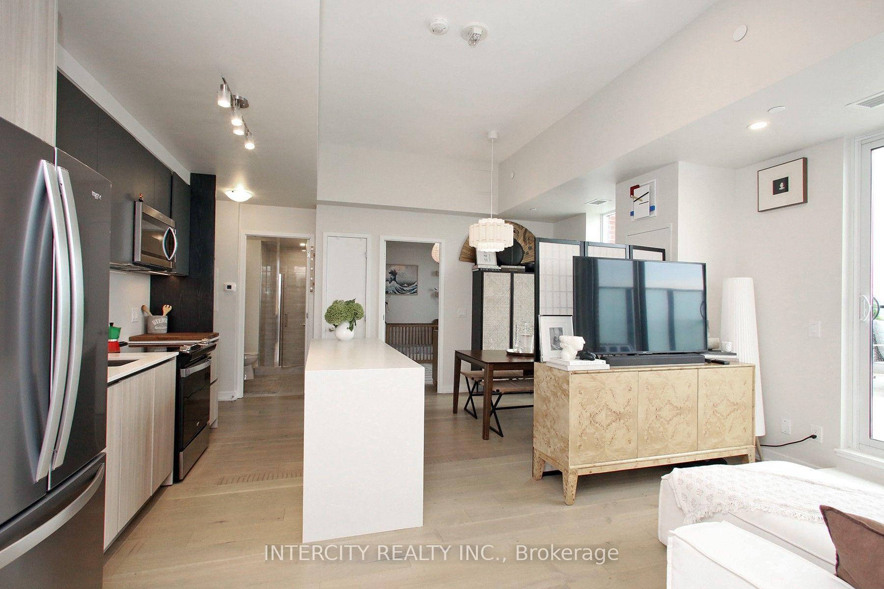 Photo 5 of Unit 1201, 3100 Keele Street, North York, Downsview-Roding-CFB — HOMEH