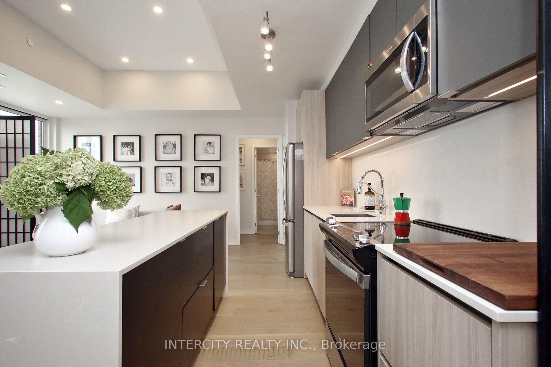 Photo 13 of Unit 1201, 3100 Keele Street, North York, Downsview-Roding-CFB — HOMEH
