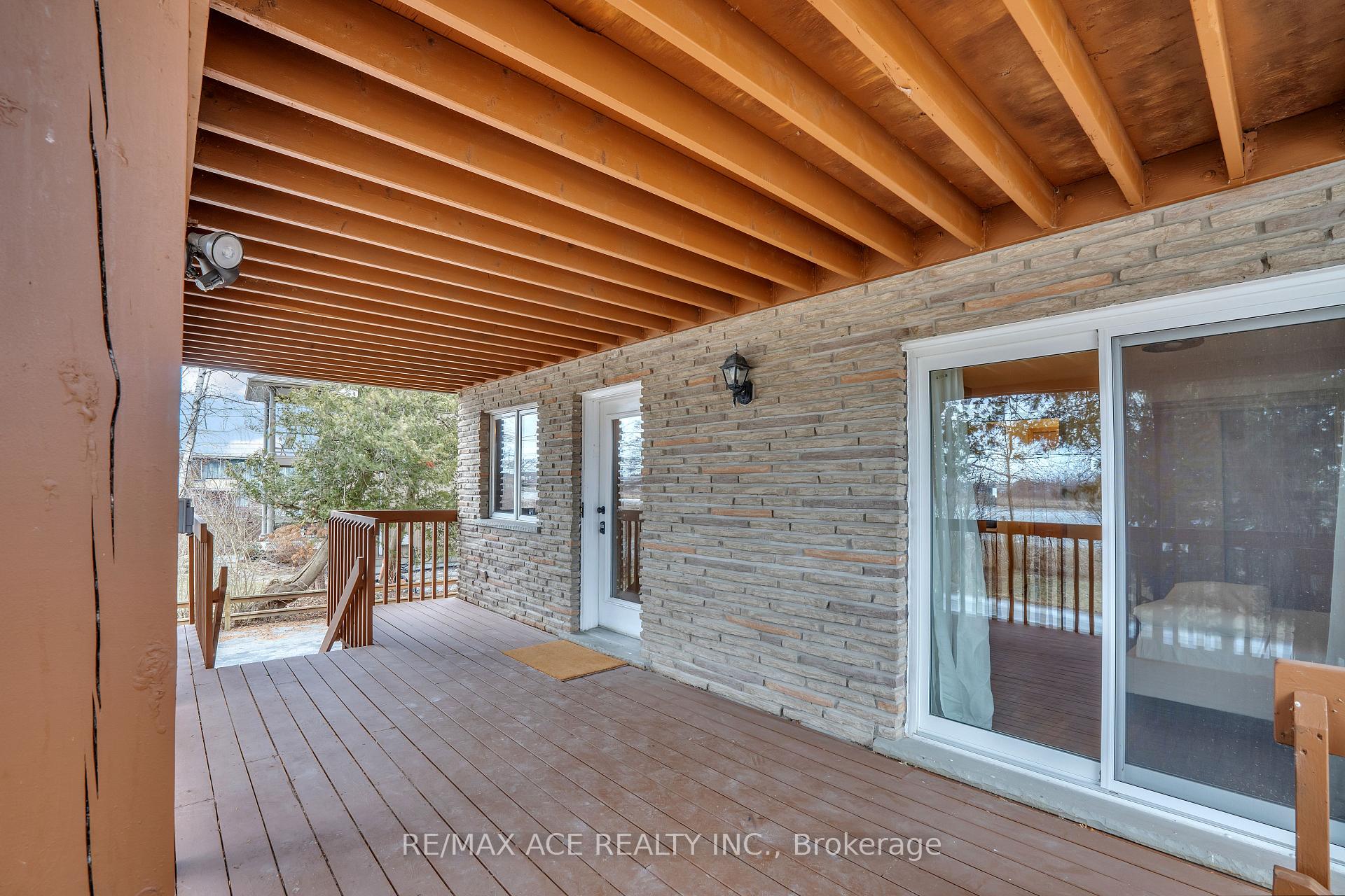 Photo 5 of 52 West Beach Road, Clarington, Bowmanville — HOMEH