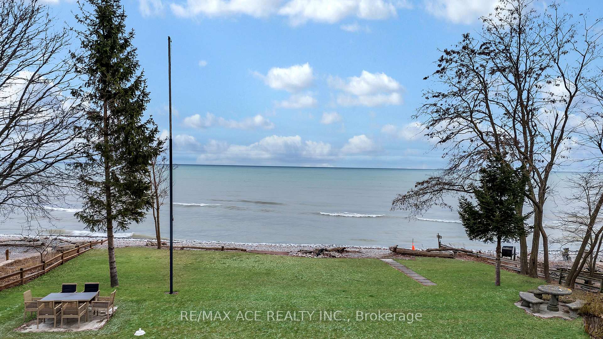 Photo 6 of 52 West Beach Road, Clarington, Bowmanville — HOMEH