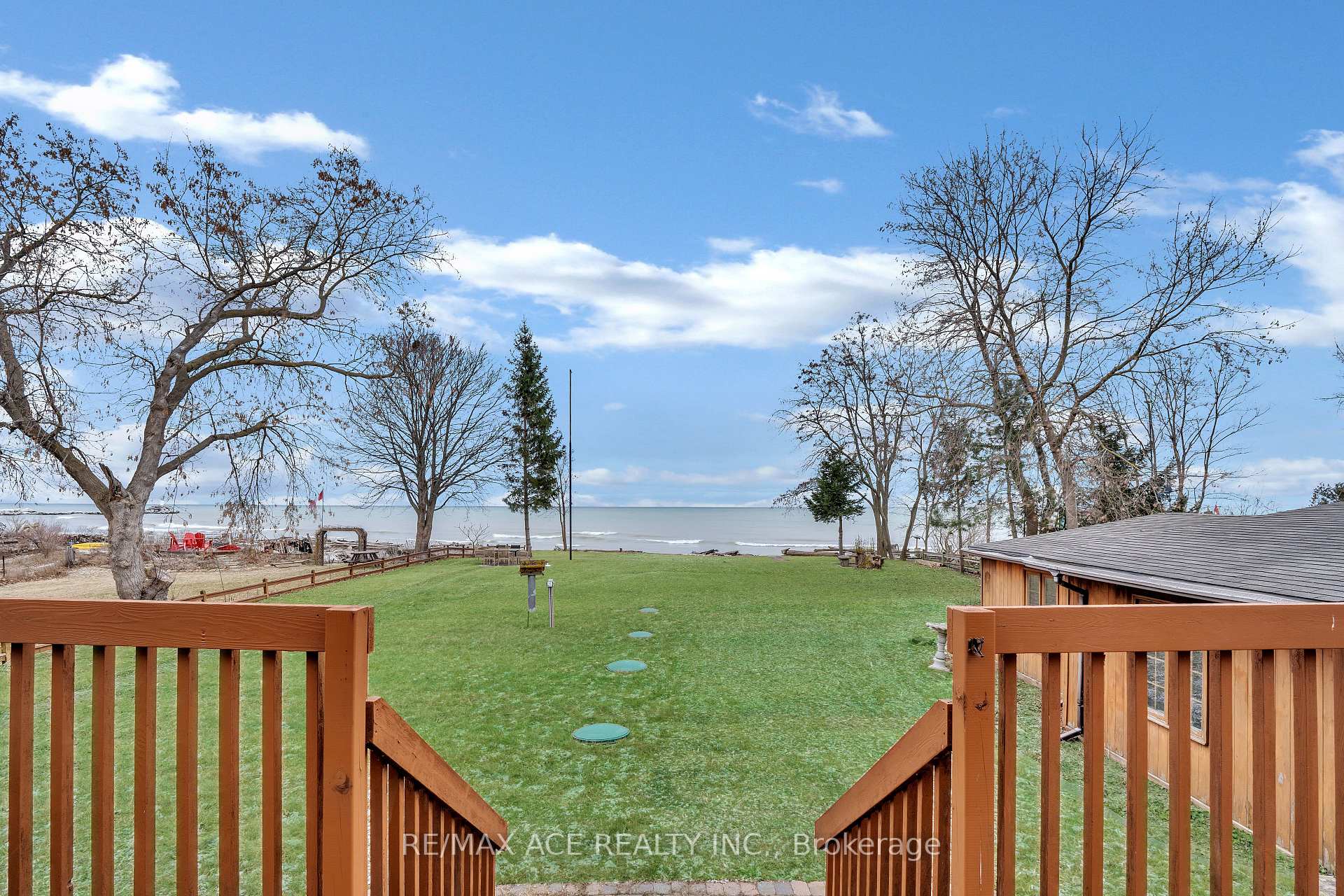 Photo 8 of 52 West Beach Road, Clarington, Bowmanville — HOMEH