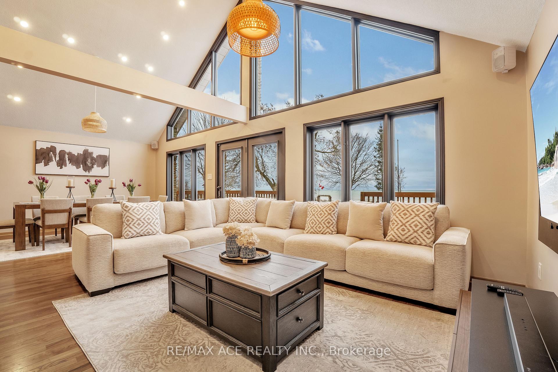 Photo 12 of 52 West Beach Road, Clarington, Bowmanville — HOMEH