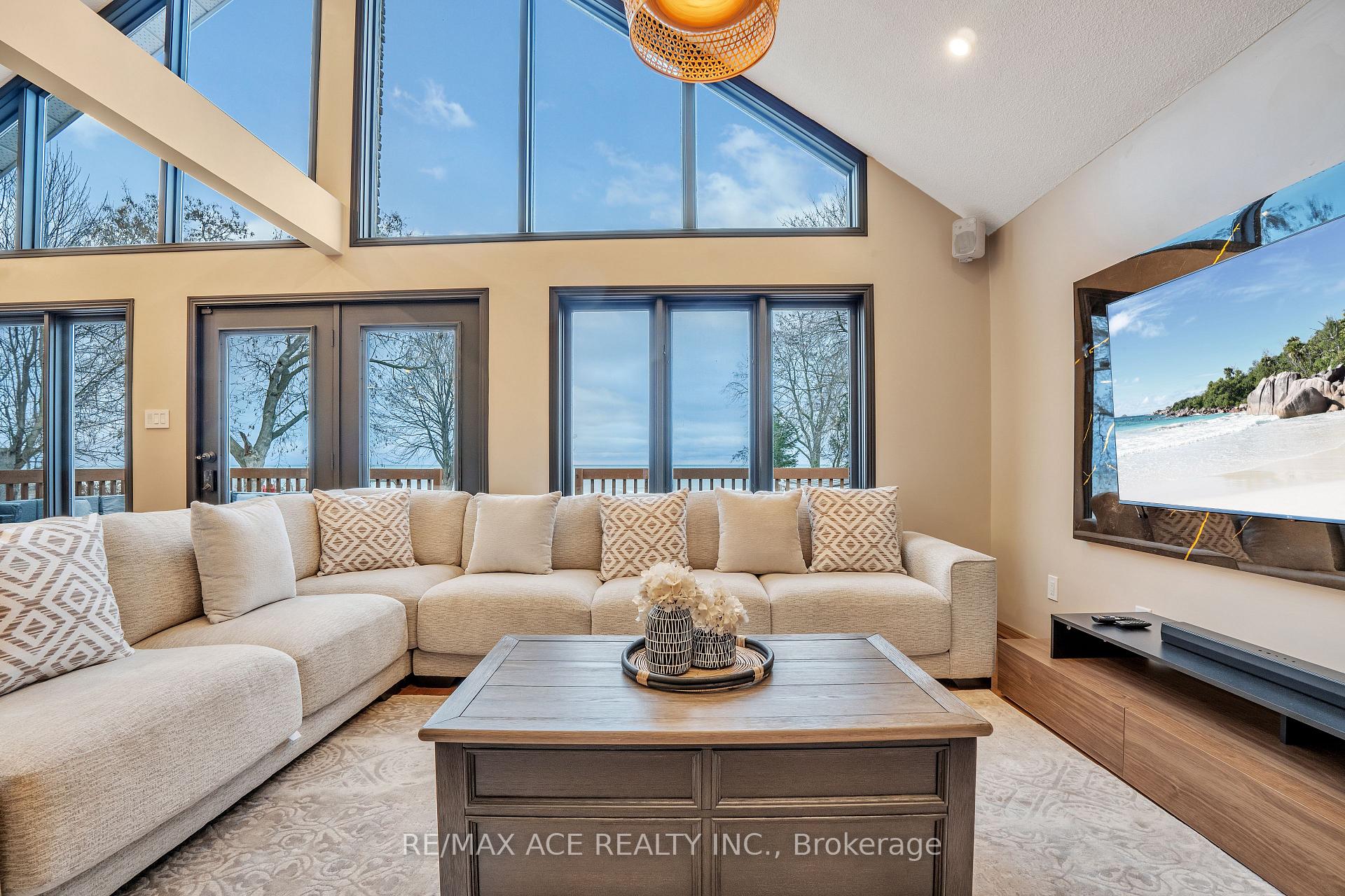 Photo 13 of 52 West Beach Road, Clarington, Bowmanville — HOMEH