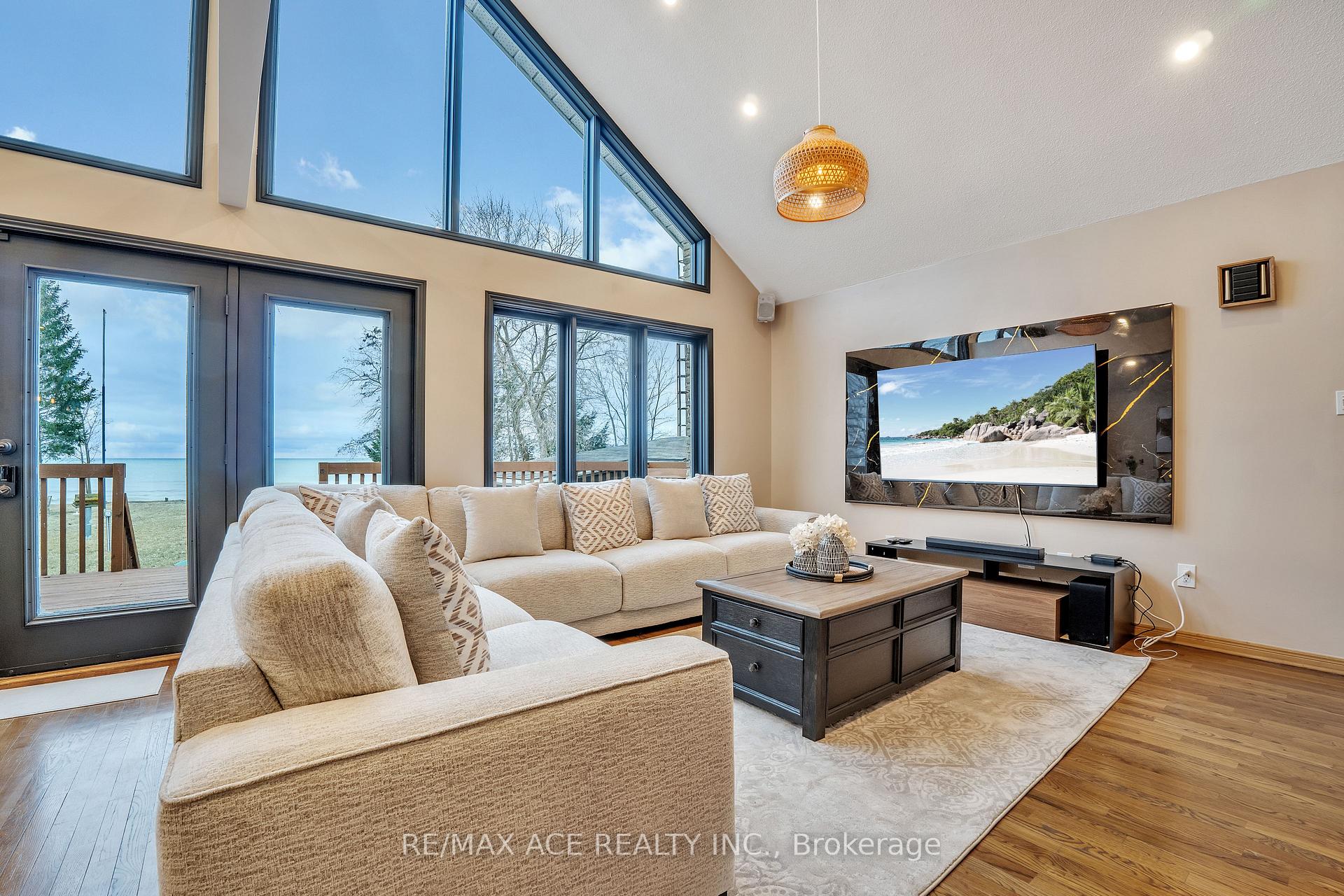 Photo 14 of 52 West Beach Road, Clarington, Bowmanville — HOMEH