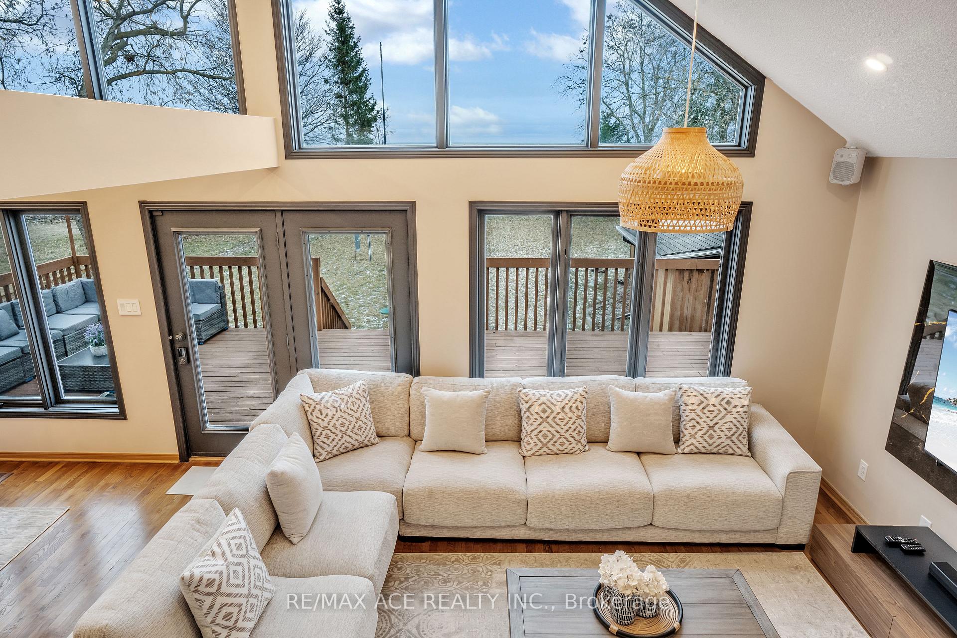 Photo 15 of 52 West Beach Road, Clarington, Bowmanville — HOMEH