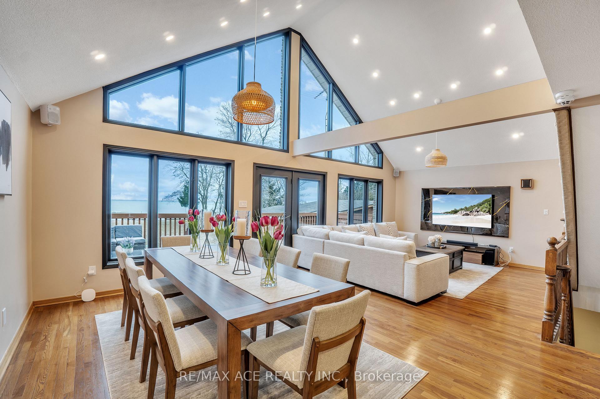 Photo 19 of 52 West Beach Road, Clarington, Bowmanville — HOMEH
